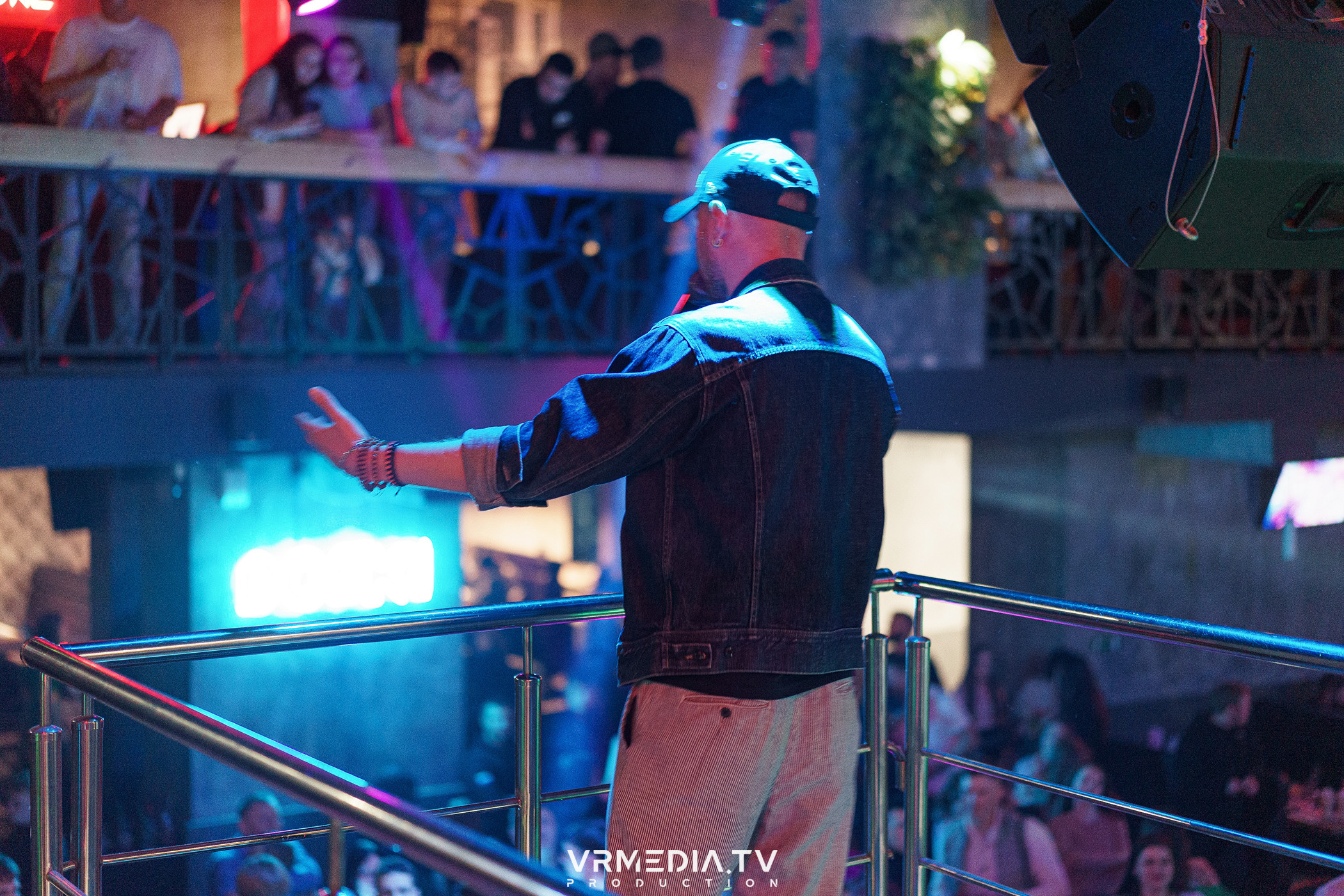 Выходные в баре «DOSKI»