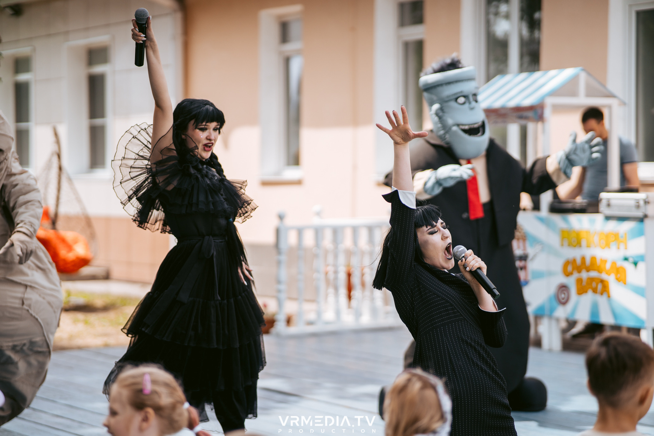 Спектакль «Монстры на каникулах» от студии чудес «Алиса»