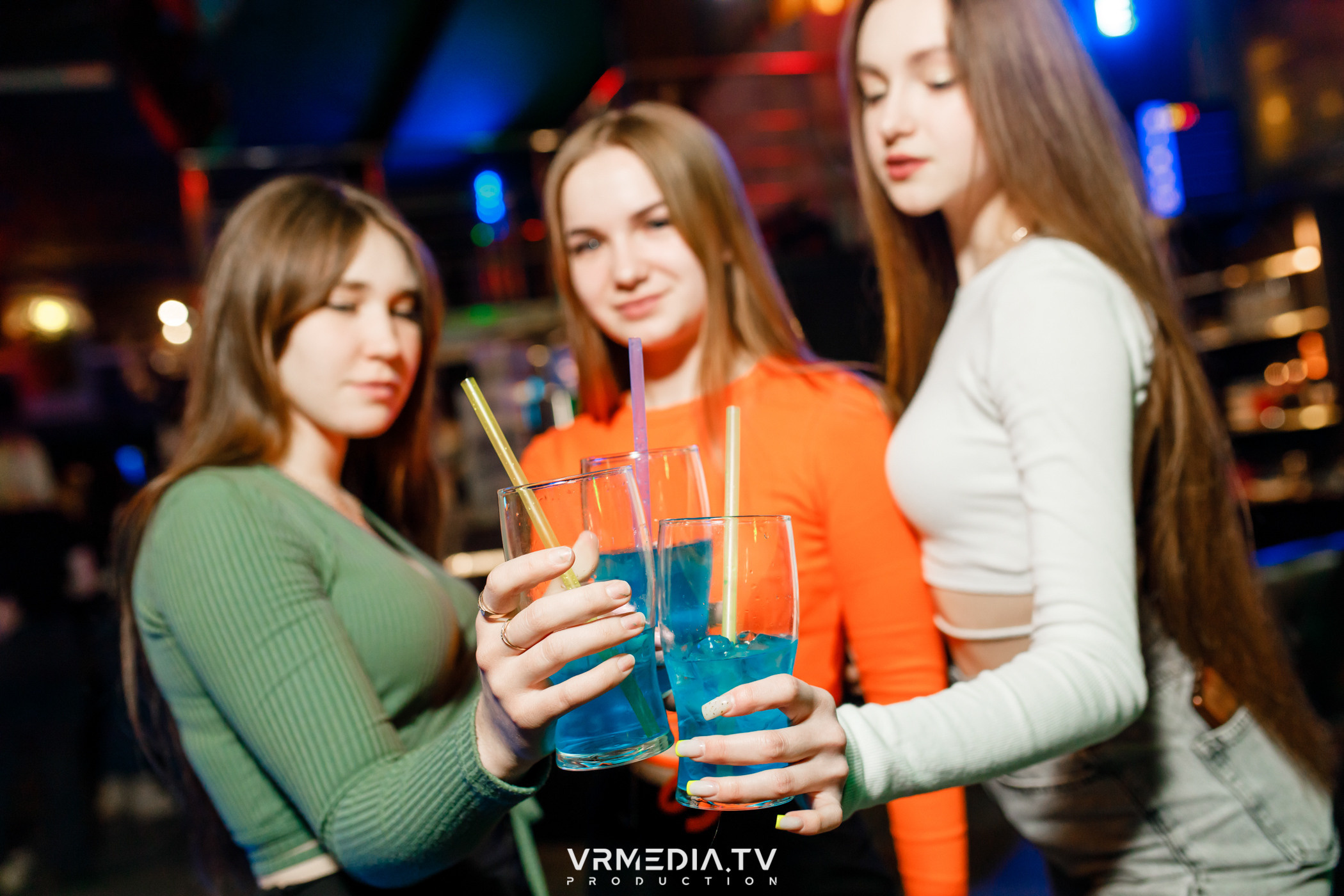 Выходные в баре «DOSKI»