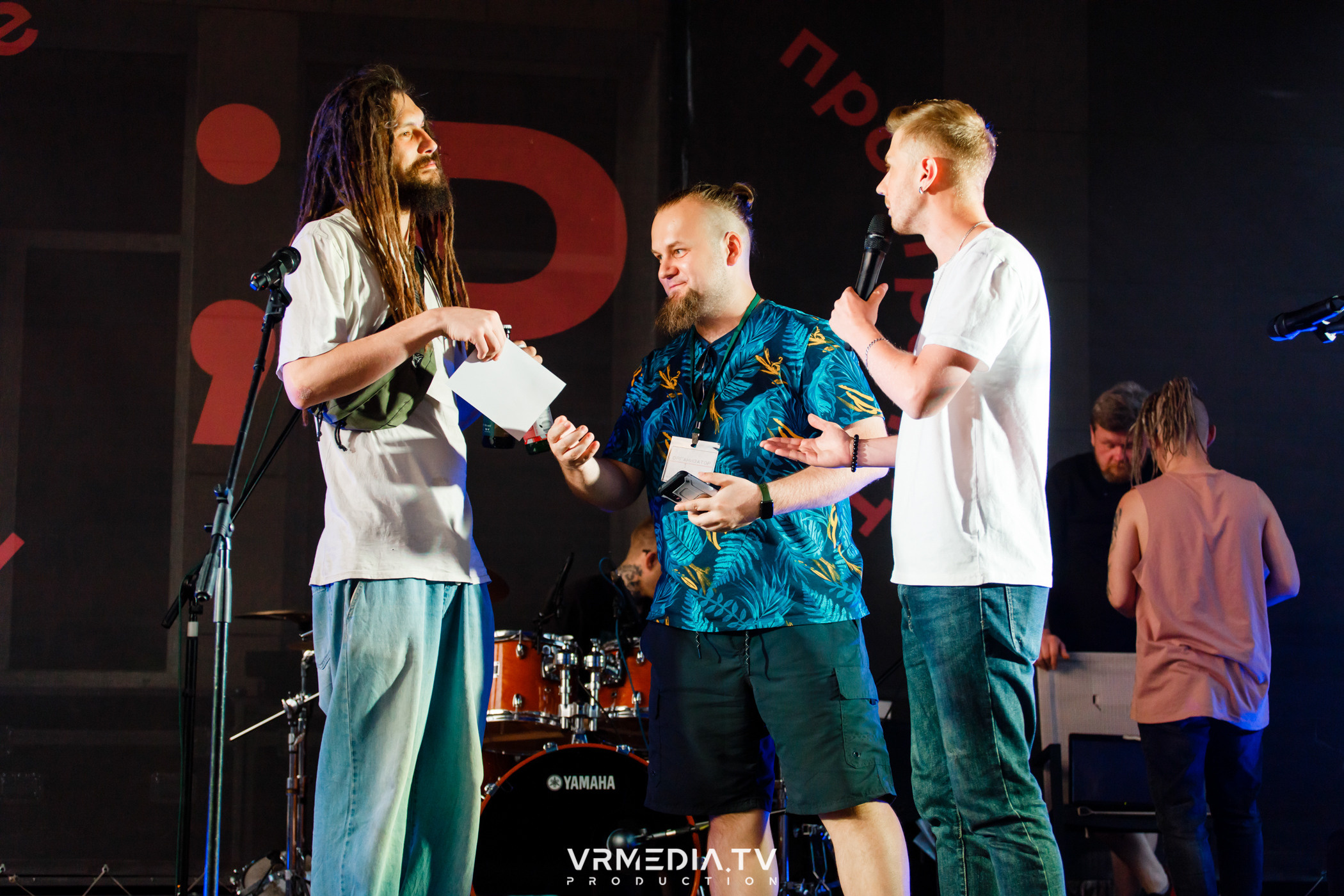 XVIII открытый городской рок-фестиваль «Над землёй» в культурном прост