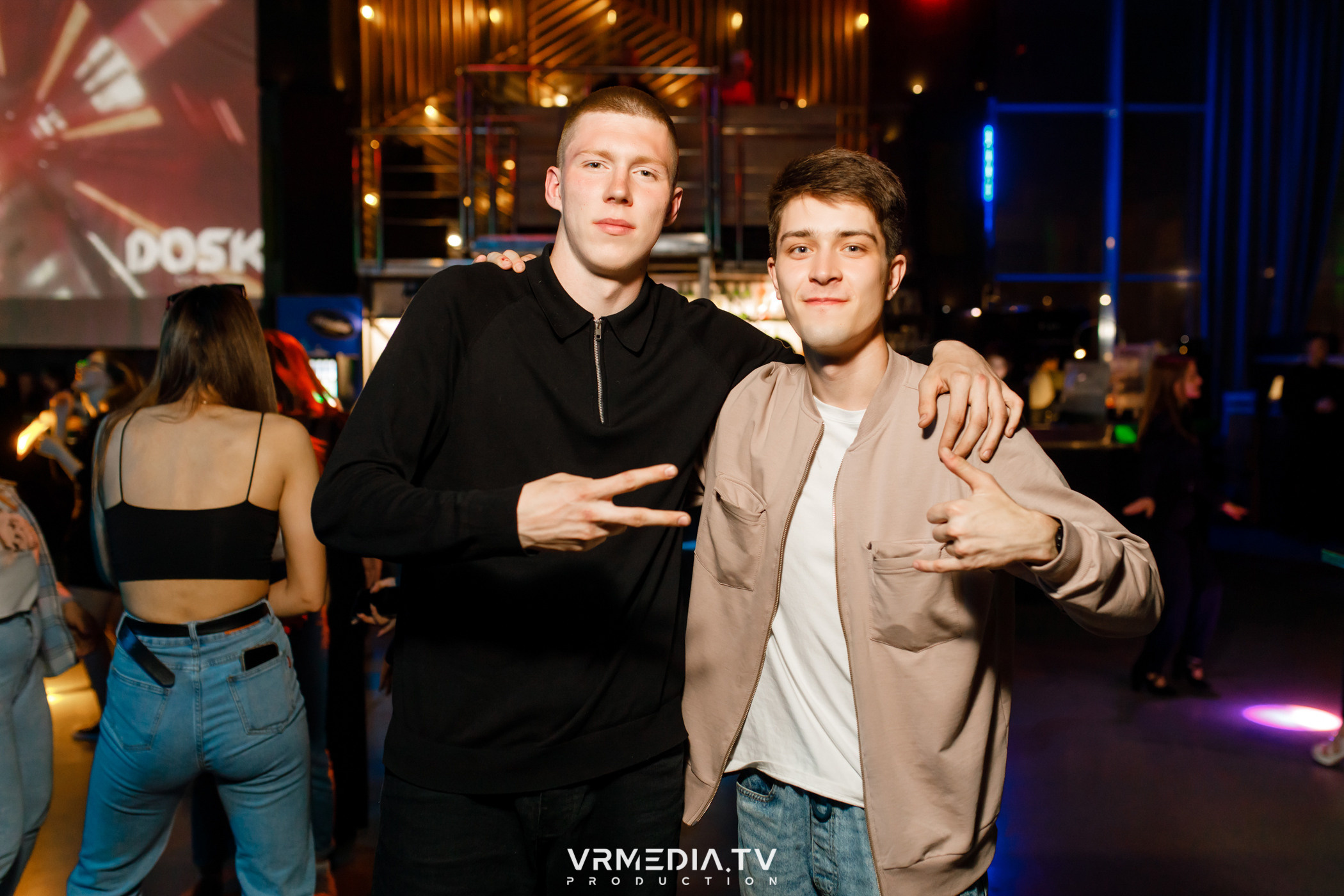 Выходные в баре «DOSKI»