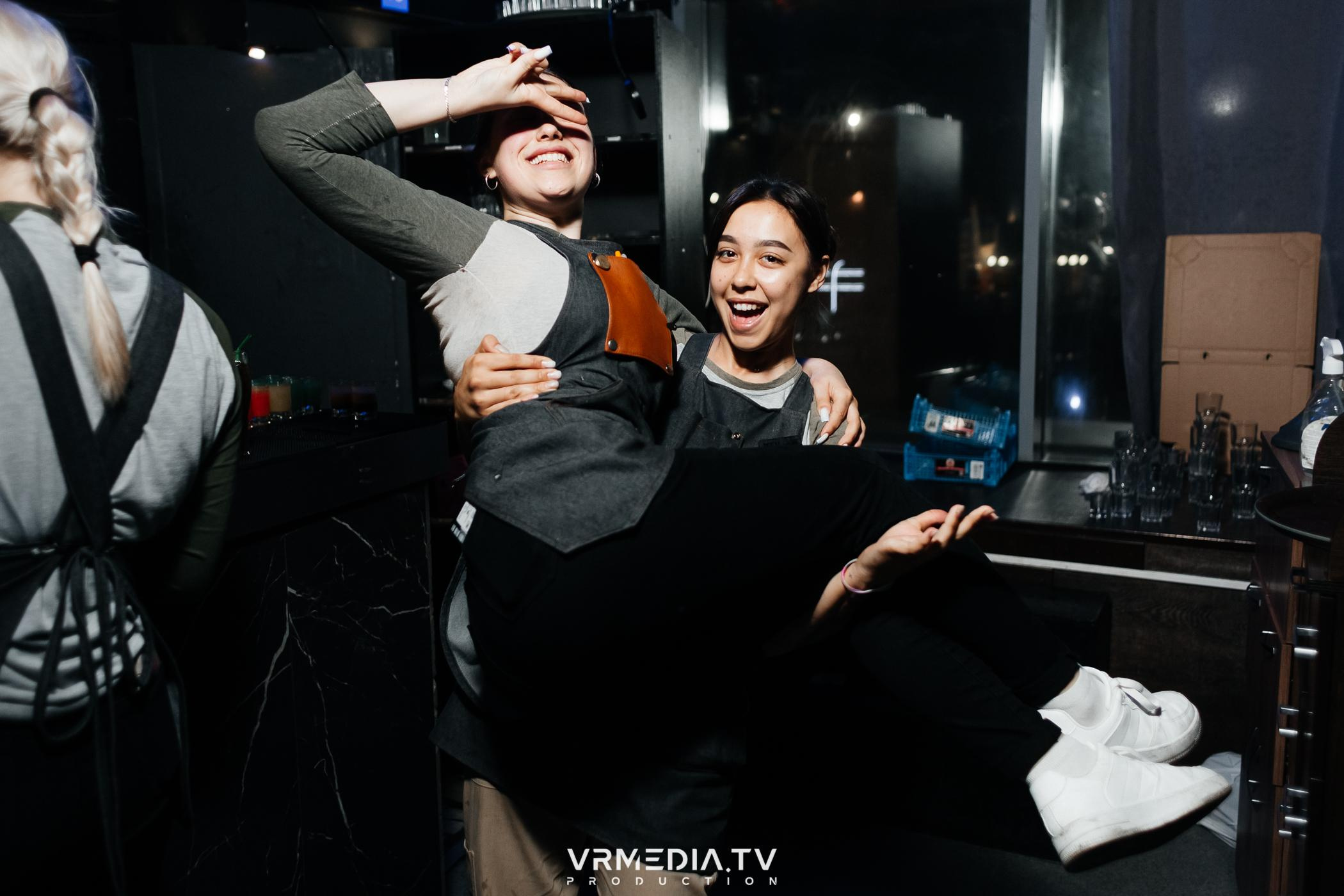 Выходные в баре «DOSKI»