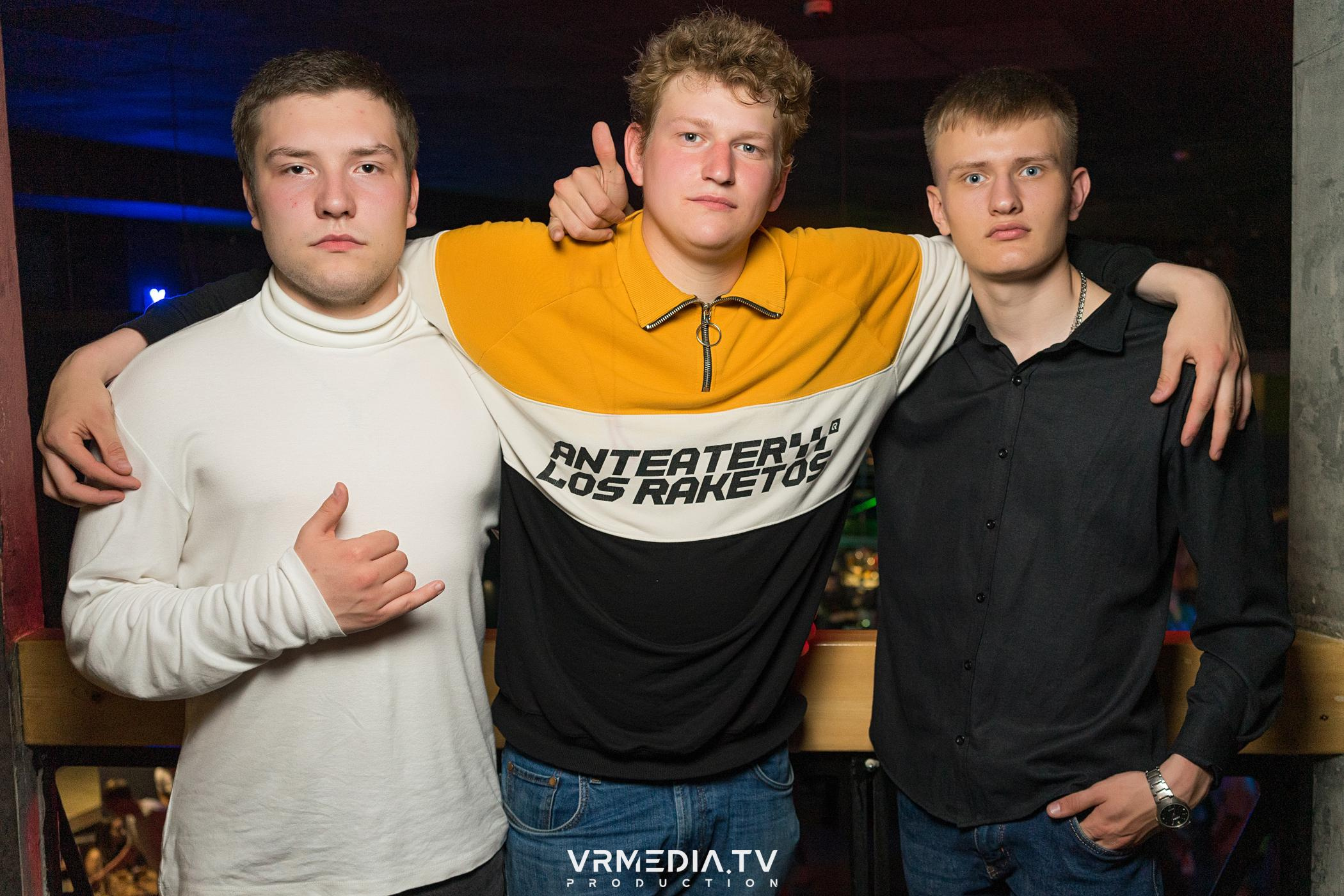 Выходные в баре «DOSKI»