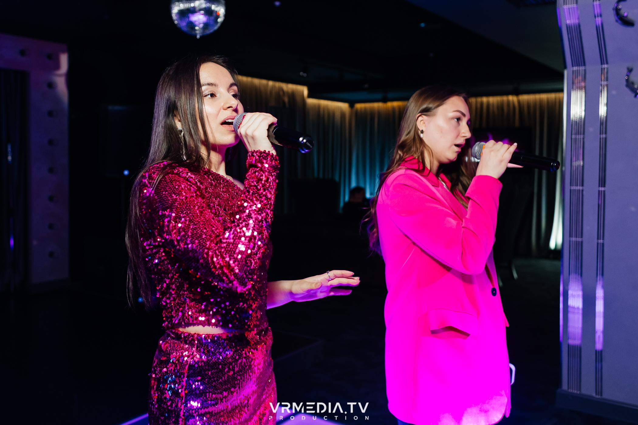 «Summer: ON» в караоке-баре «Volna»