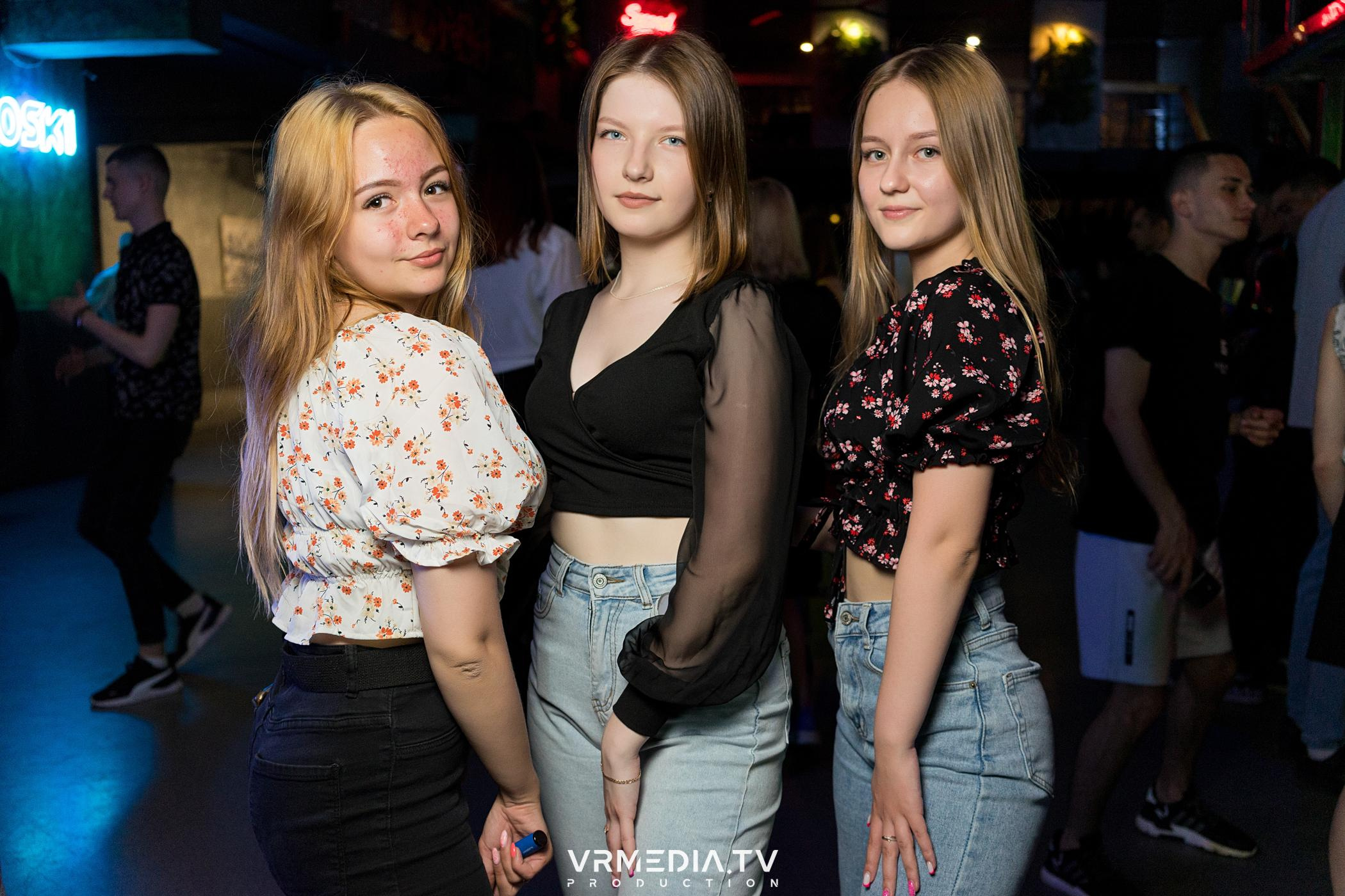 Выходные в баре «DOSKI»