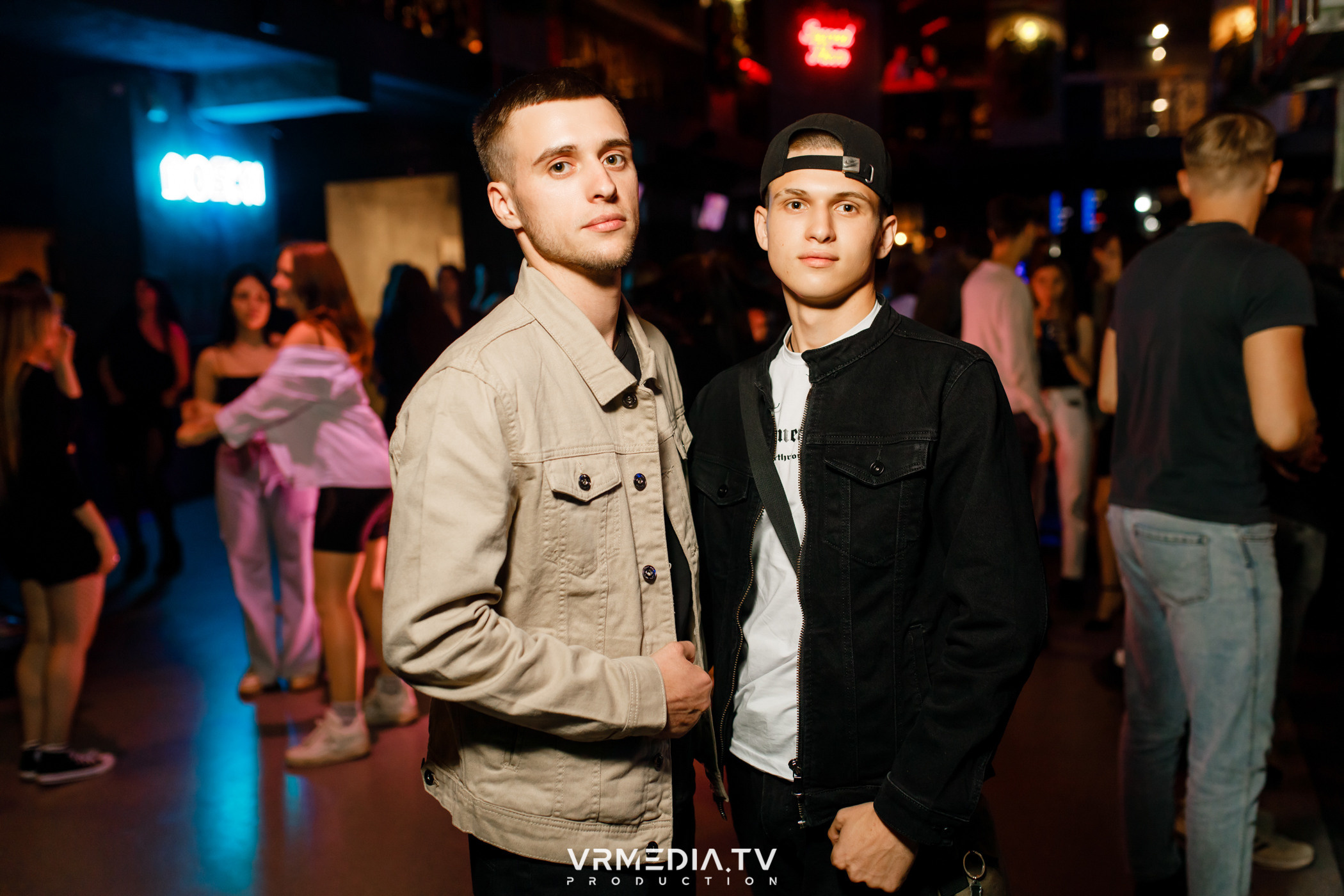 Выходные в баре «DOSKI»