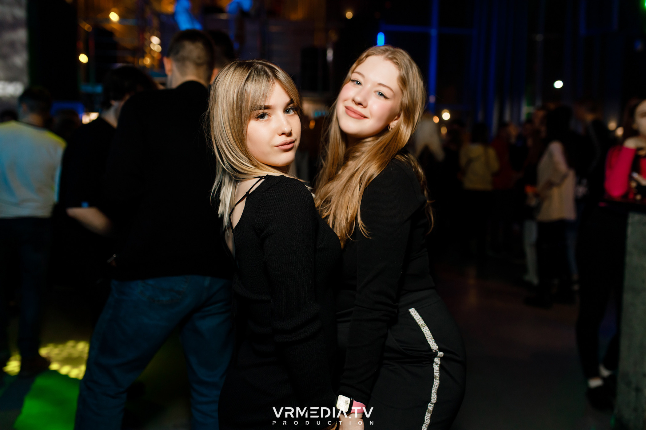 Выходные в баре «DOSKI»