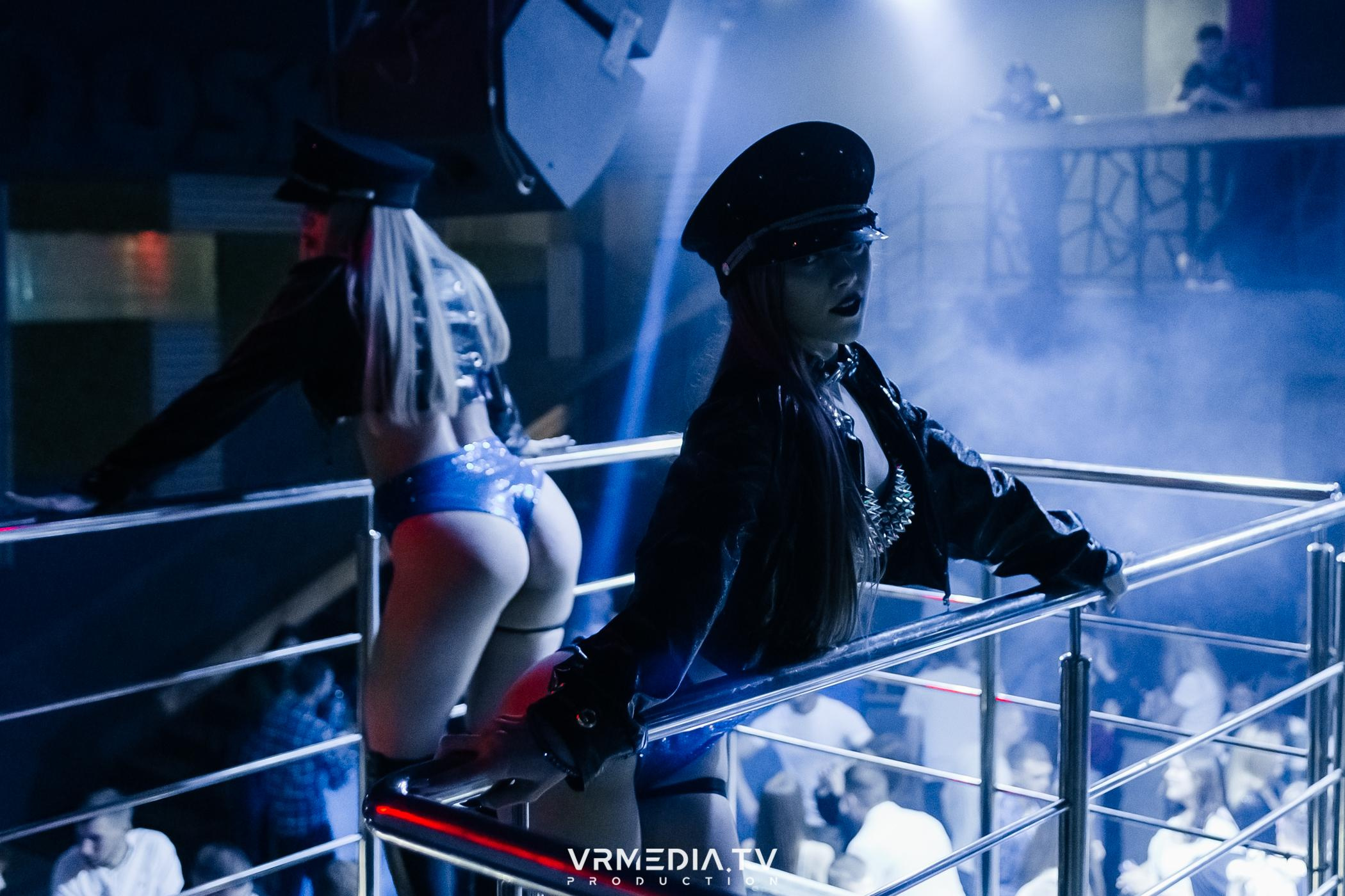 Выходные в баре «DOSKI»