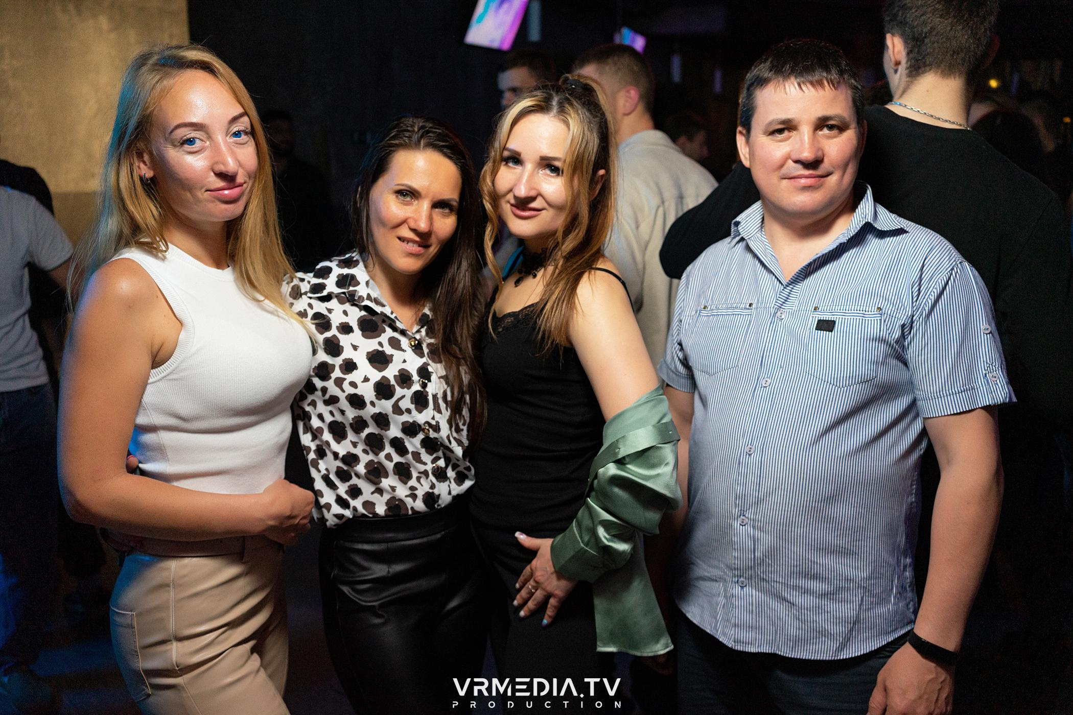 Выходные в баре «DOSKI»