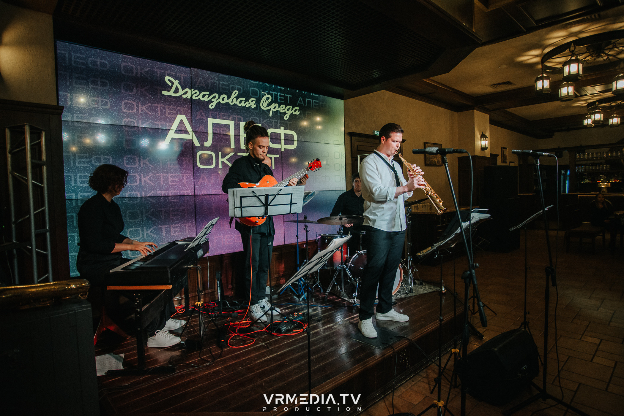 Джазовая среда: Алеф Октет