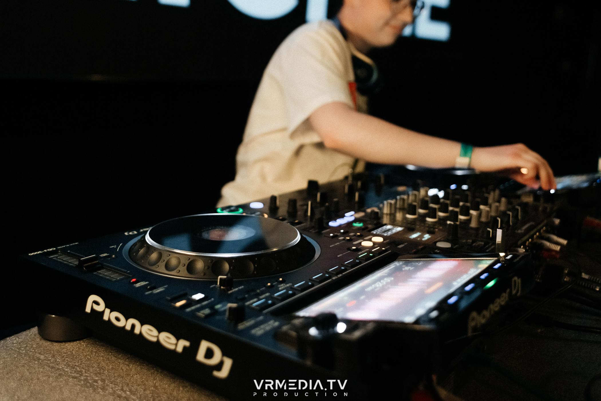 Выпускной школы диджеинга «Атмосфера»