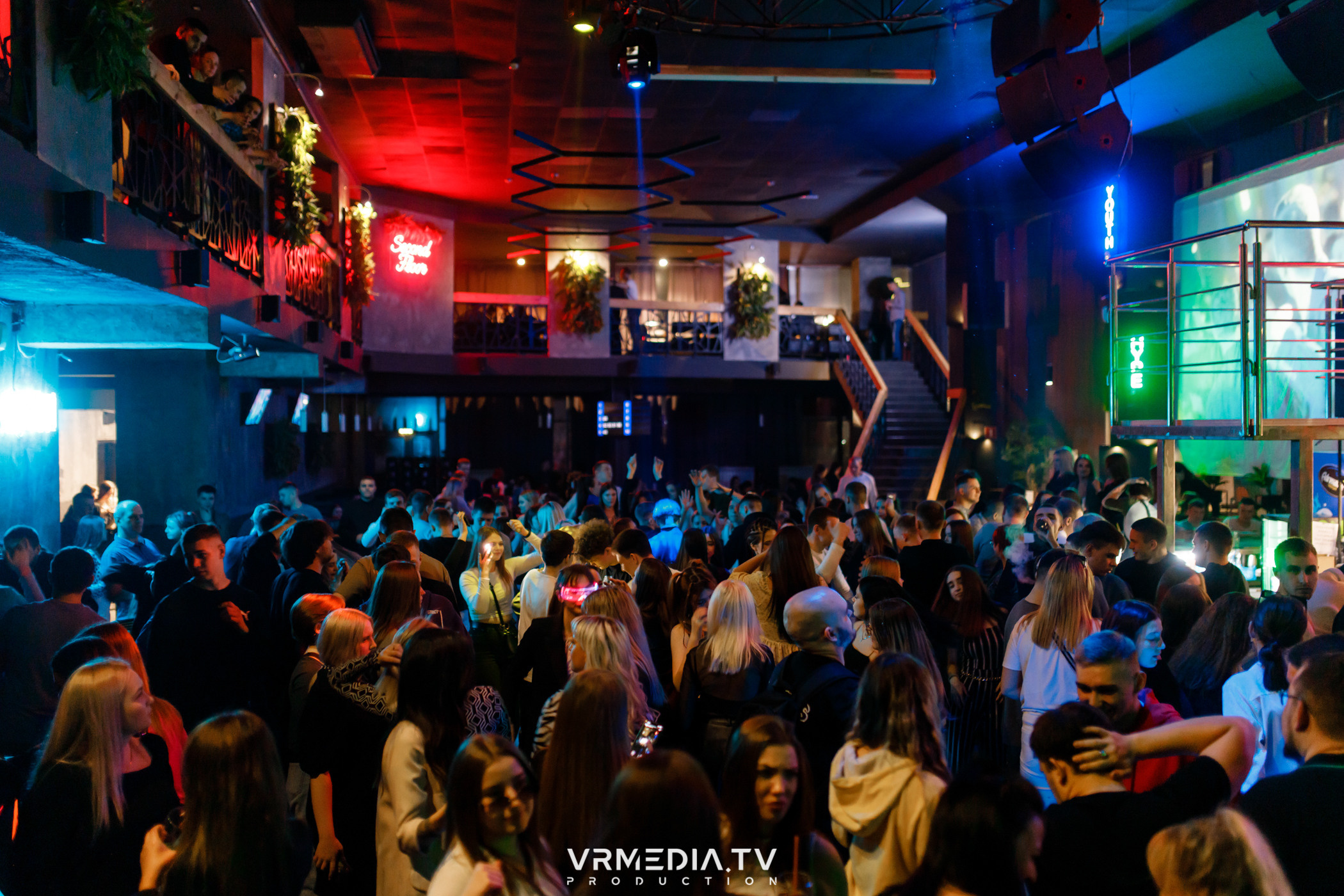 Выходные в баре «DOSKI»