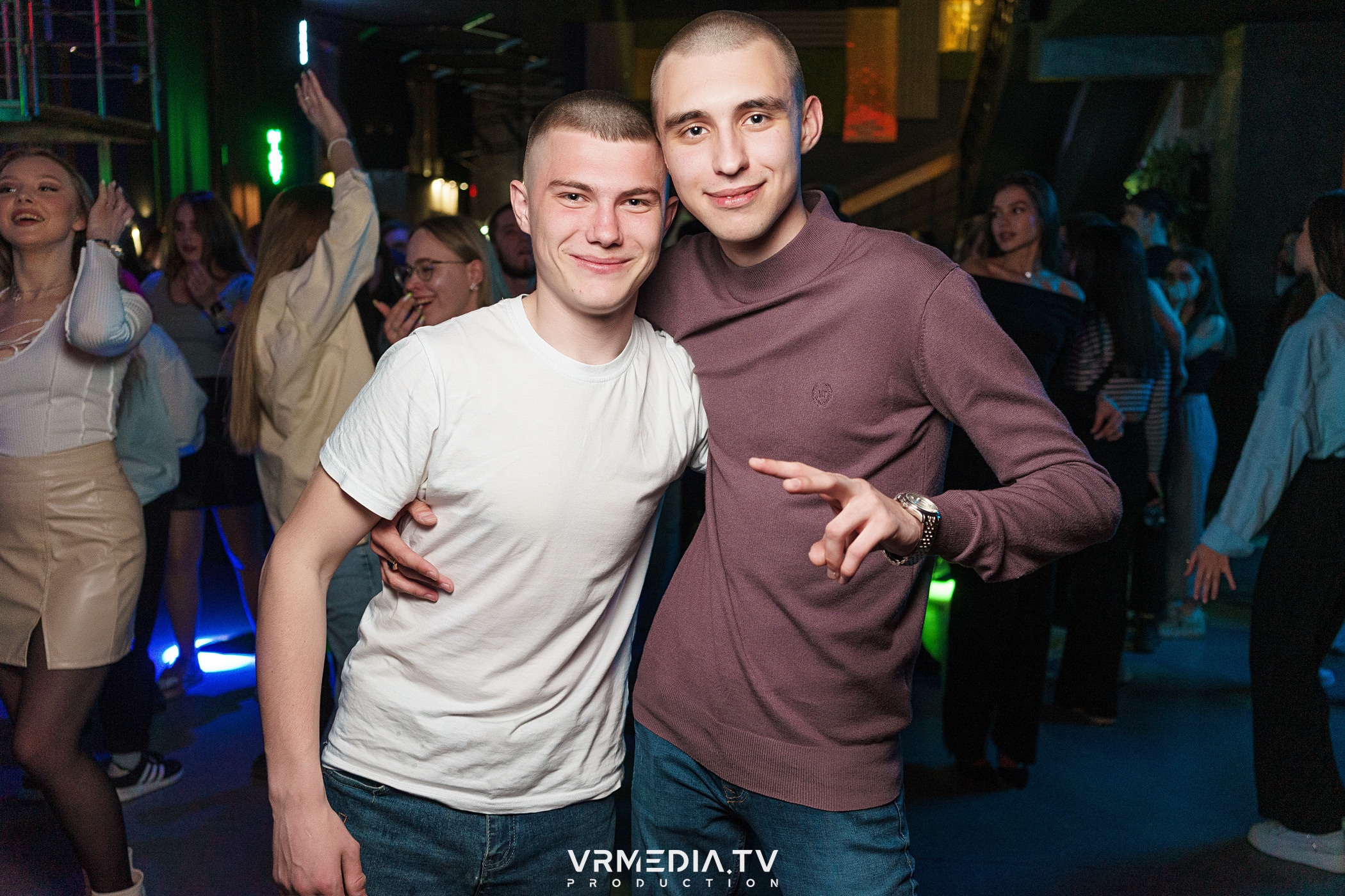 Выходные в баре «DOSKI»