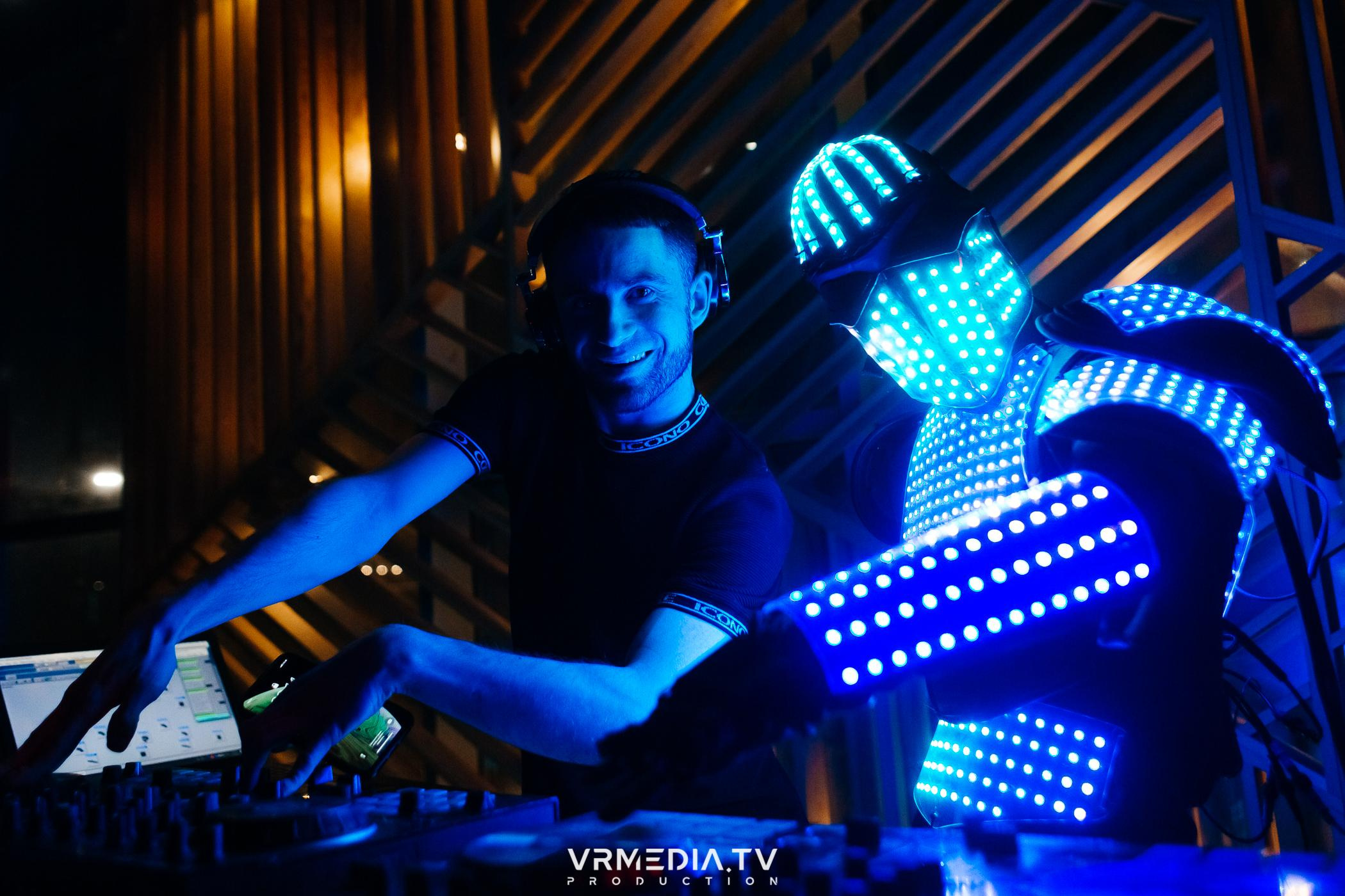 Выходные в баре «DOSKI»