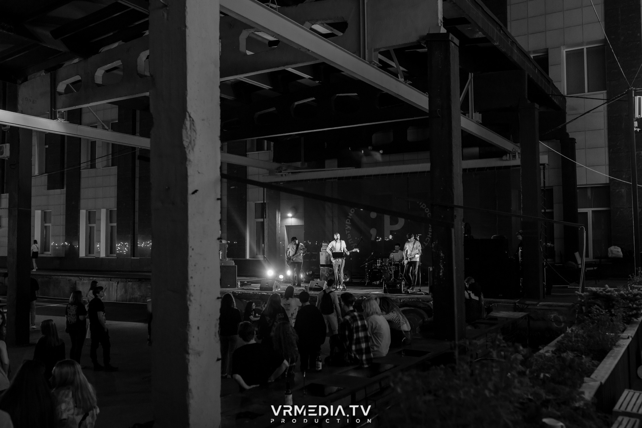 XVIII открытый городской рок-фестиваль «Над землёй» в культурном прост