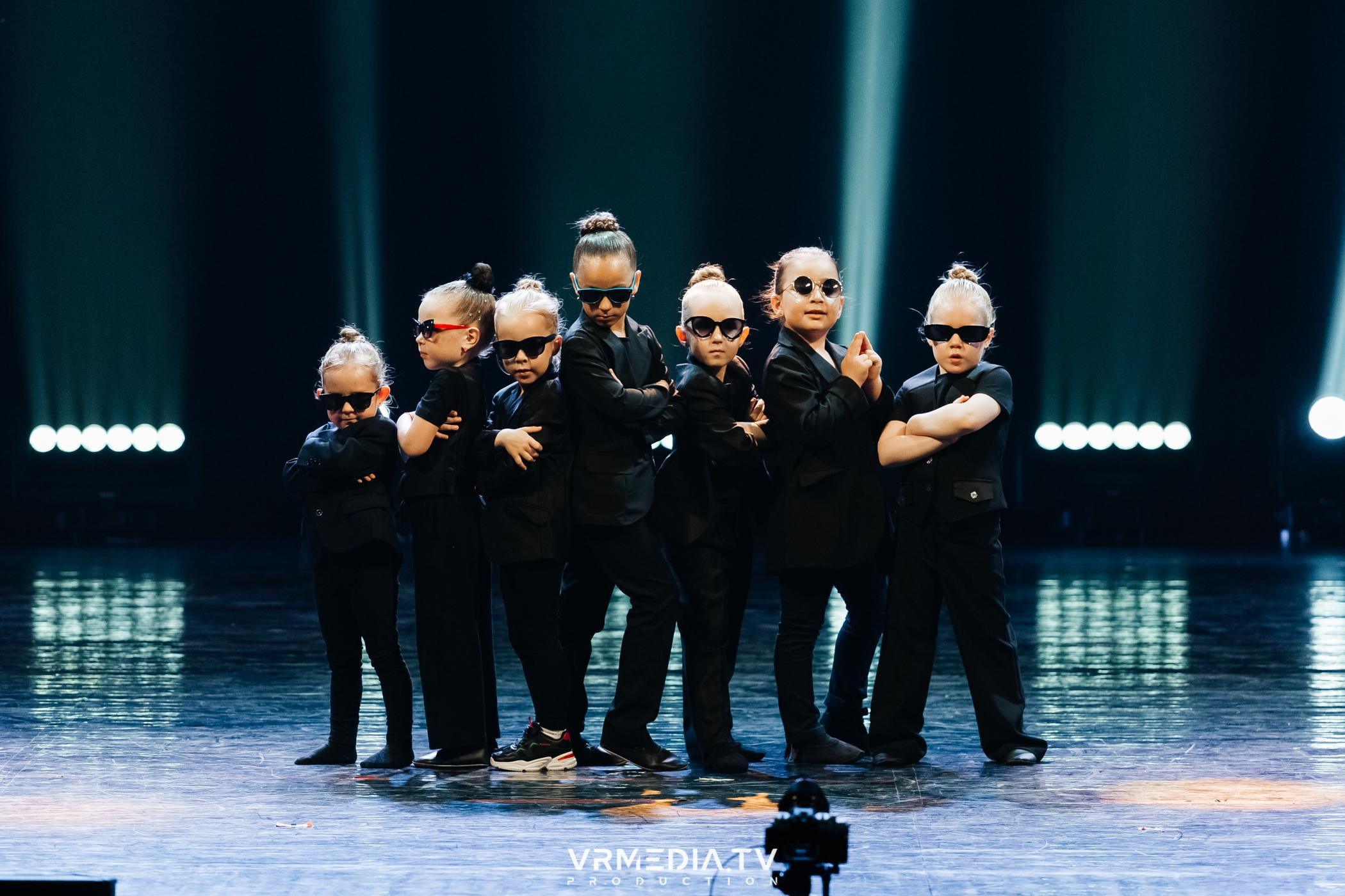 Дискотека 90-х в ресторане «Империя»