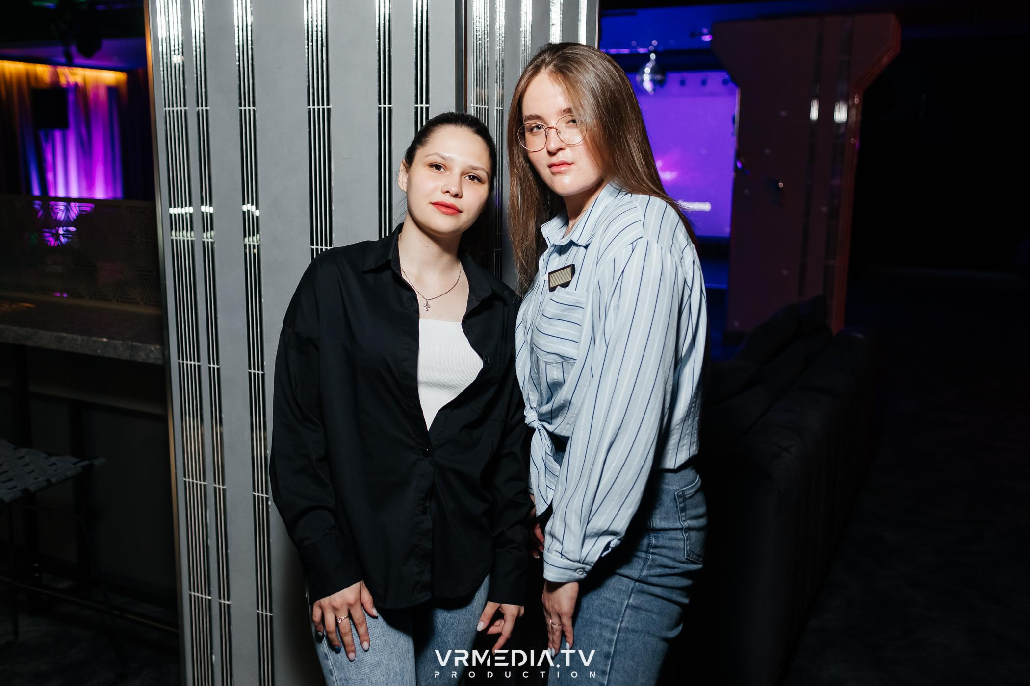 «Summer: ON» в караоке-баре «Volna»