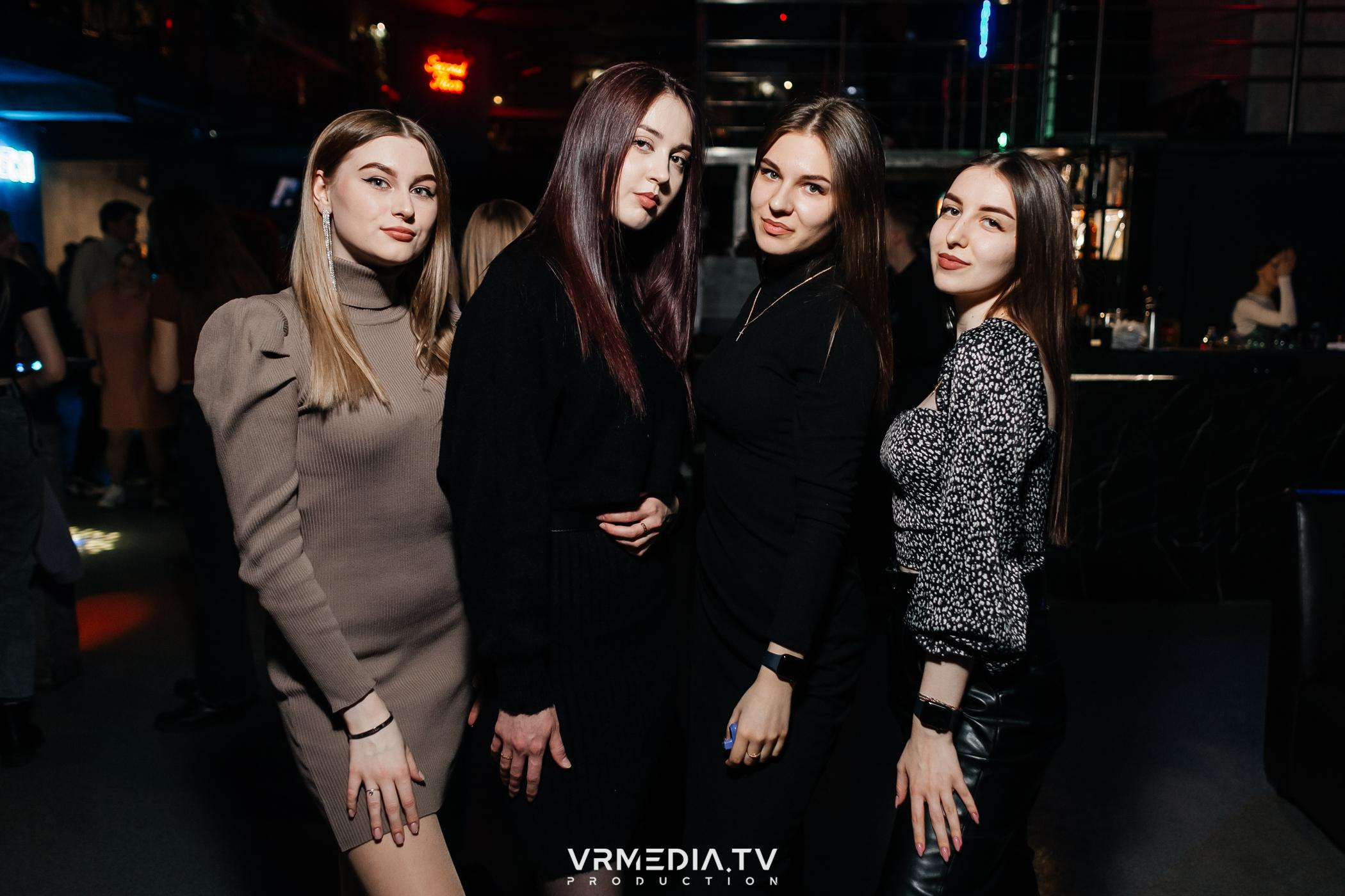 Выходные в баре «DOSKI»