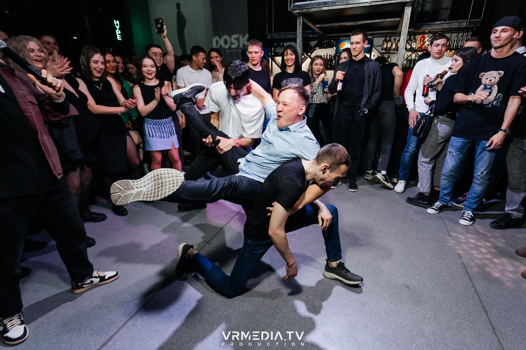 Выходные в баре «DOSKI»