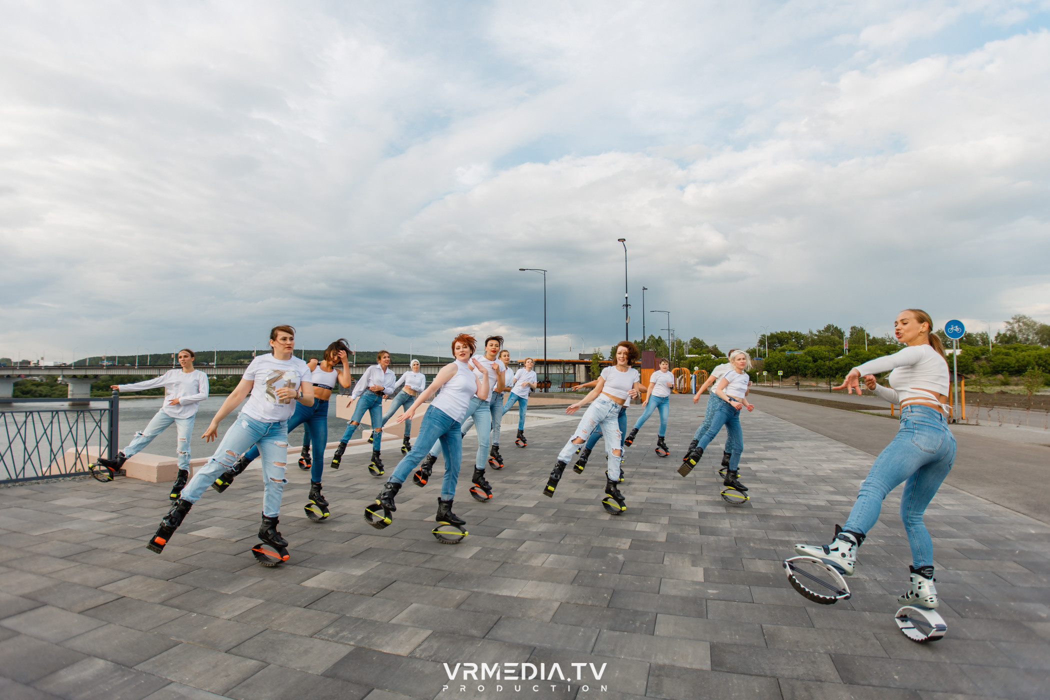 Открытая тренировка «Kangoo jumps»