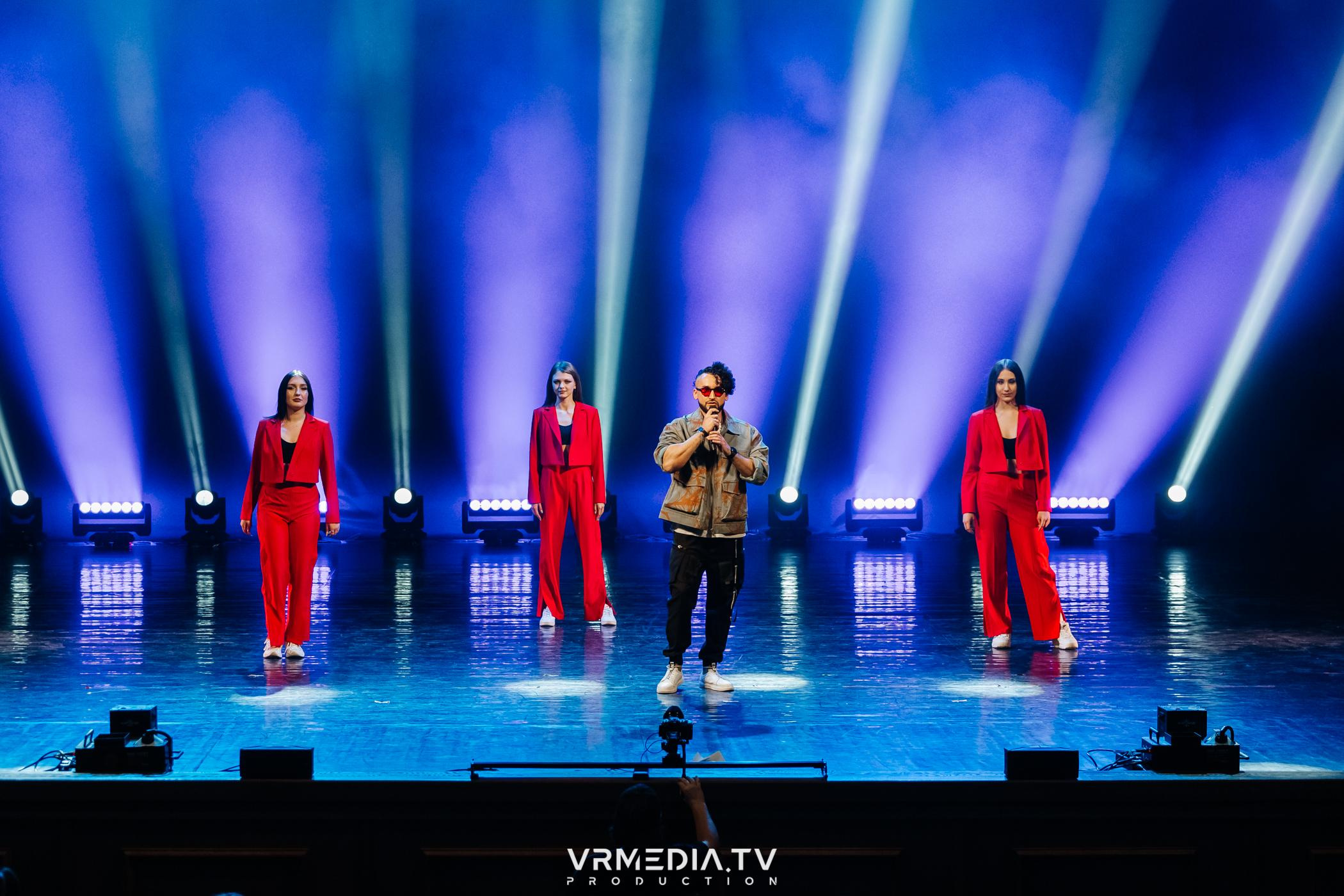 Пока все в доме