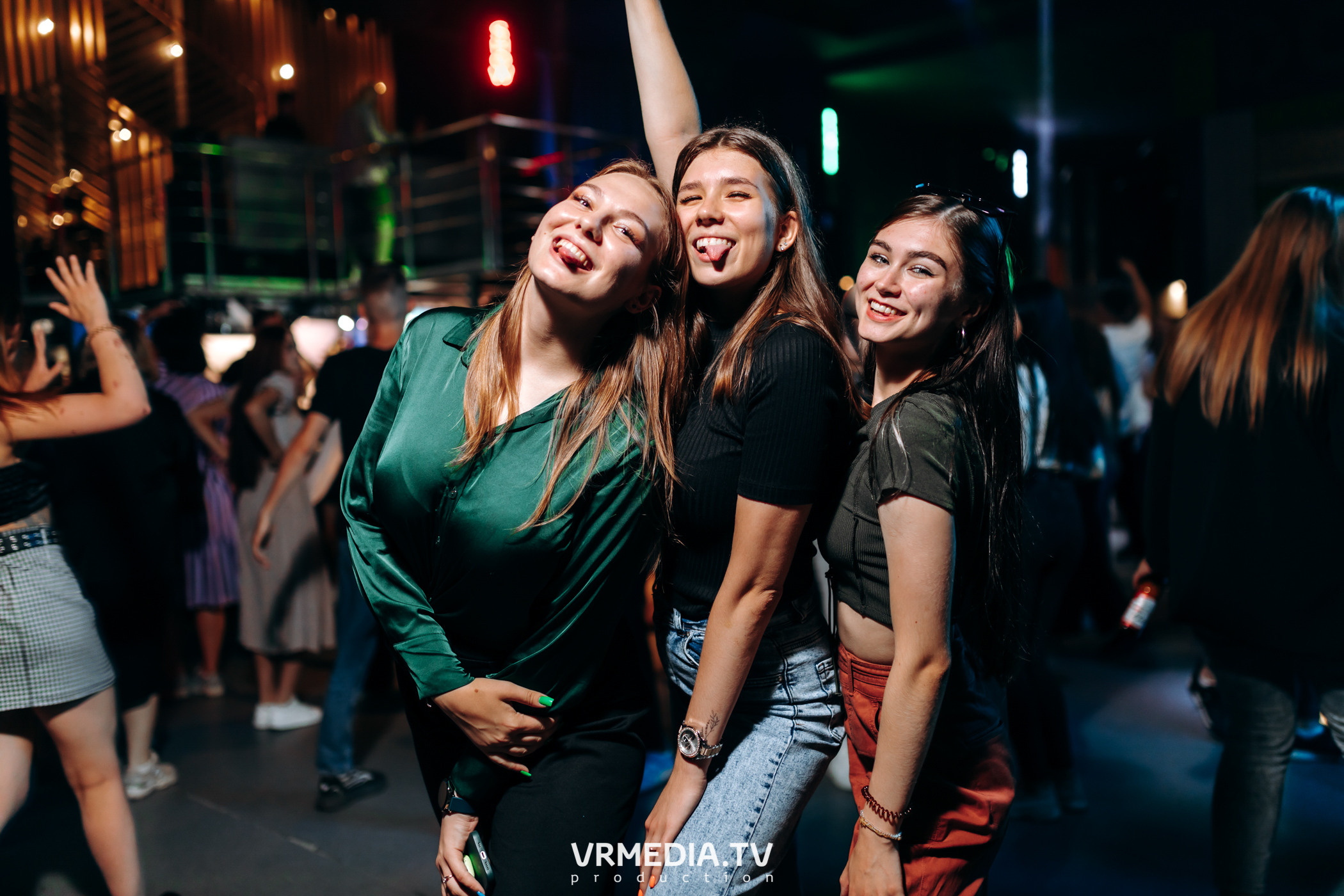 Выходные в баре «DOSKI»