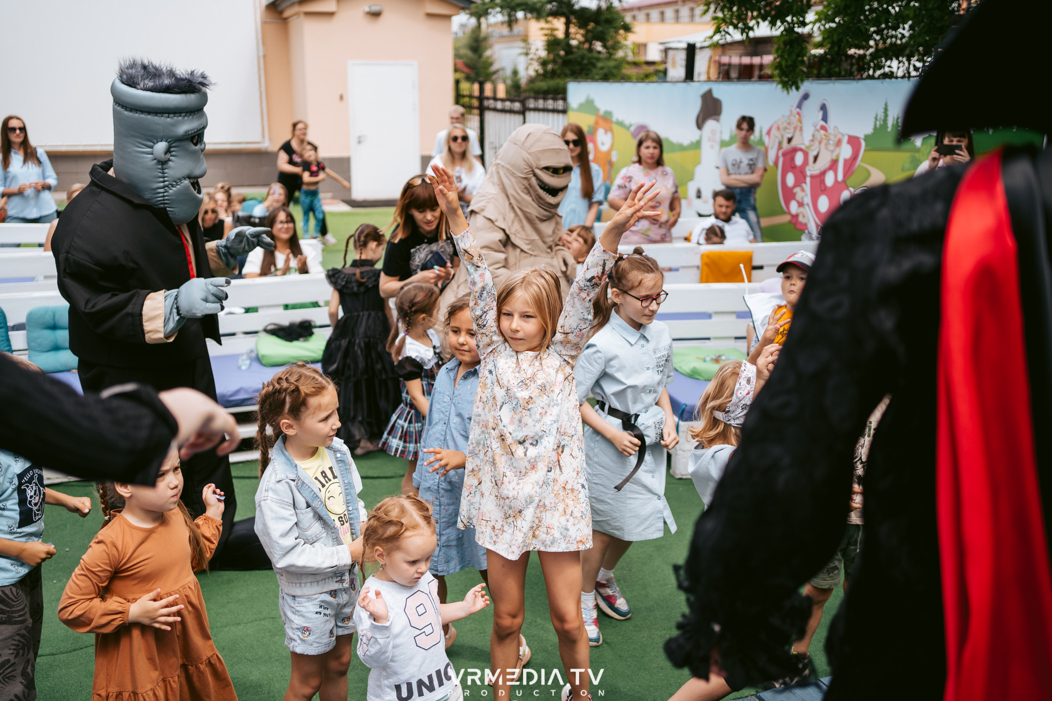 Спектакль «Монстры на каникулах» от студии чудес «Алиса»