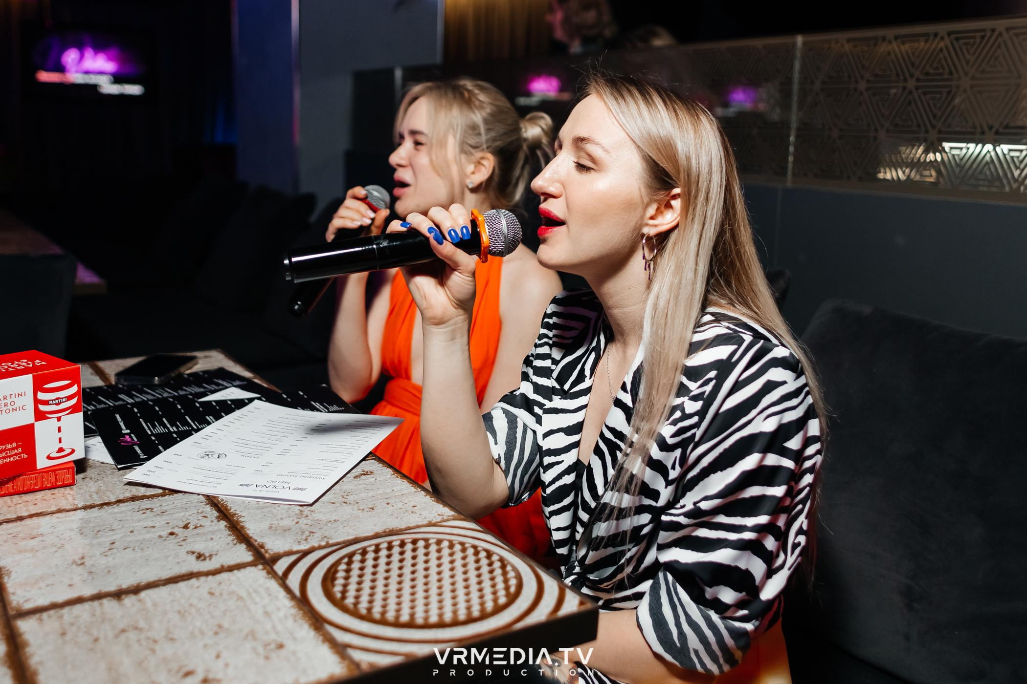 «Summer: ON» в караоке-баре «Volna»