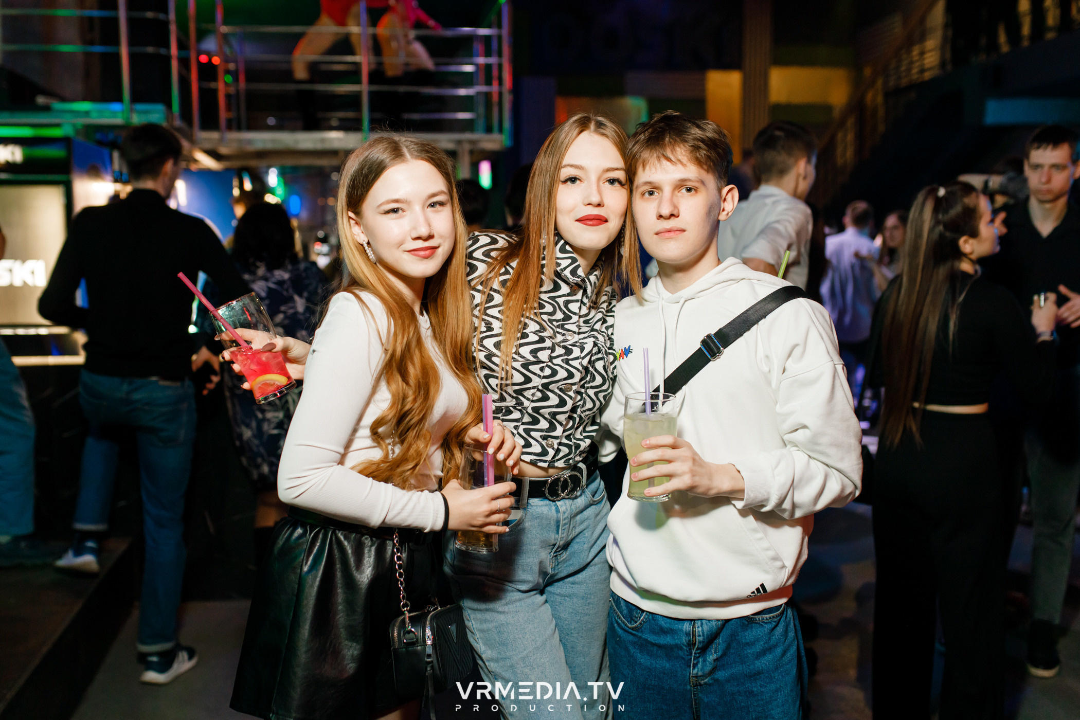 Выходные в баре «DOSKI»