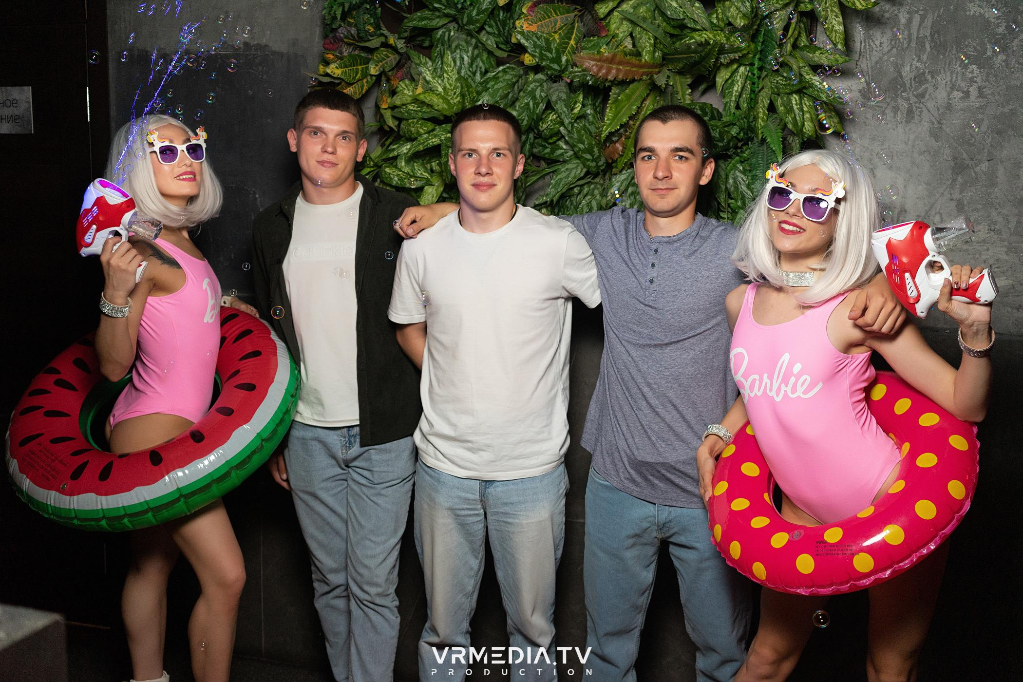 Выходные в баре «DOSKI»