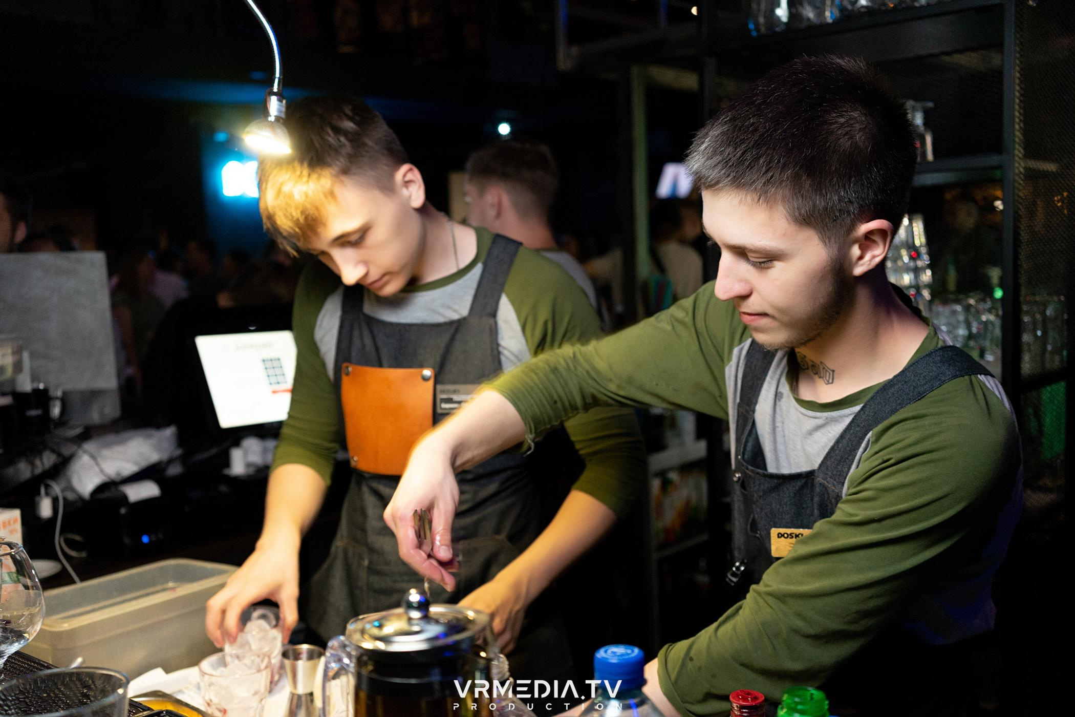 Выходные в баре «DOSKI»