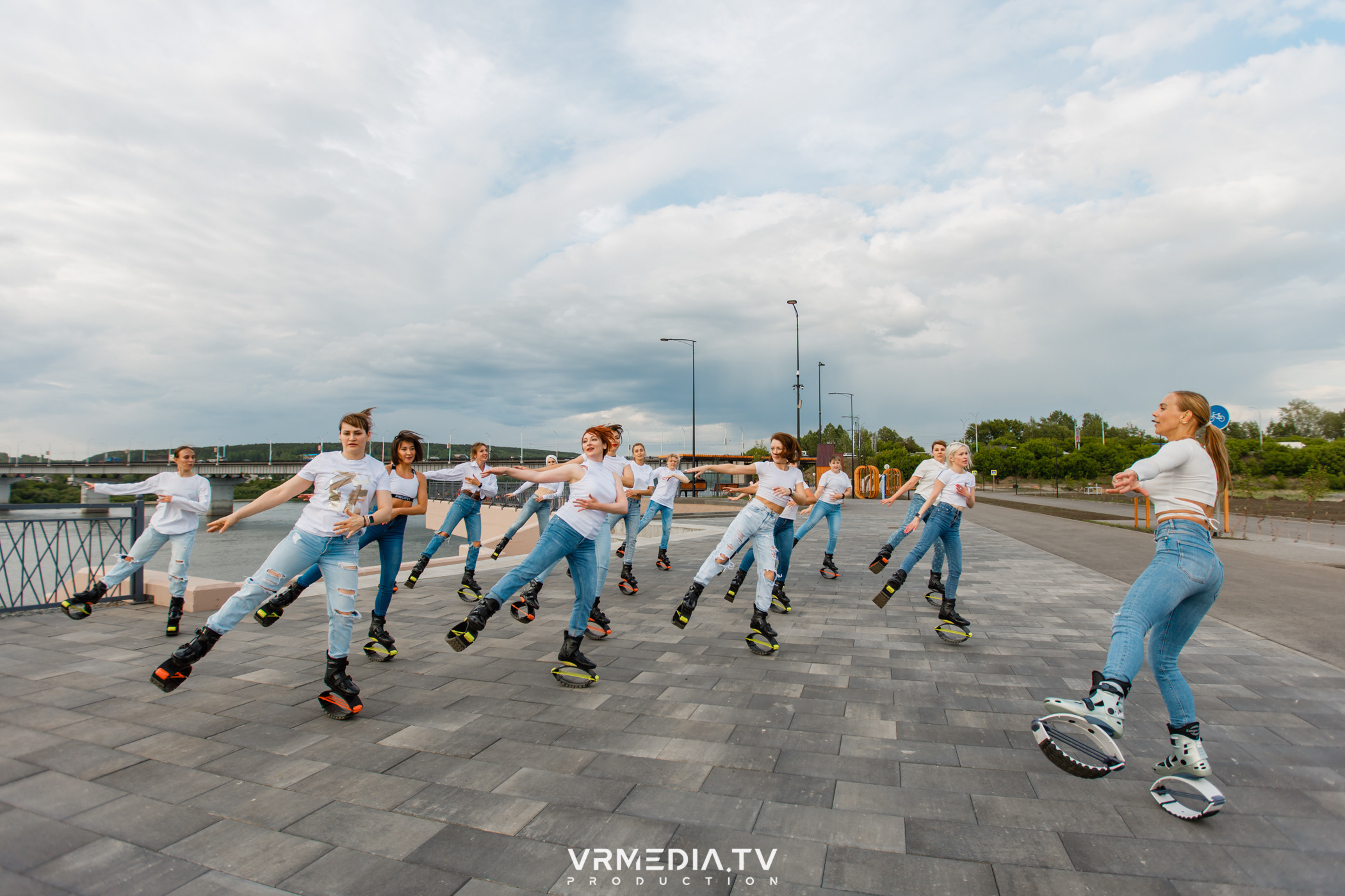 Открытая тренировка «Kangoo jumps»