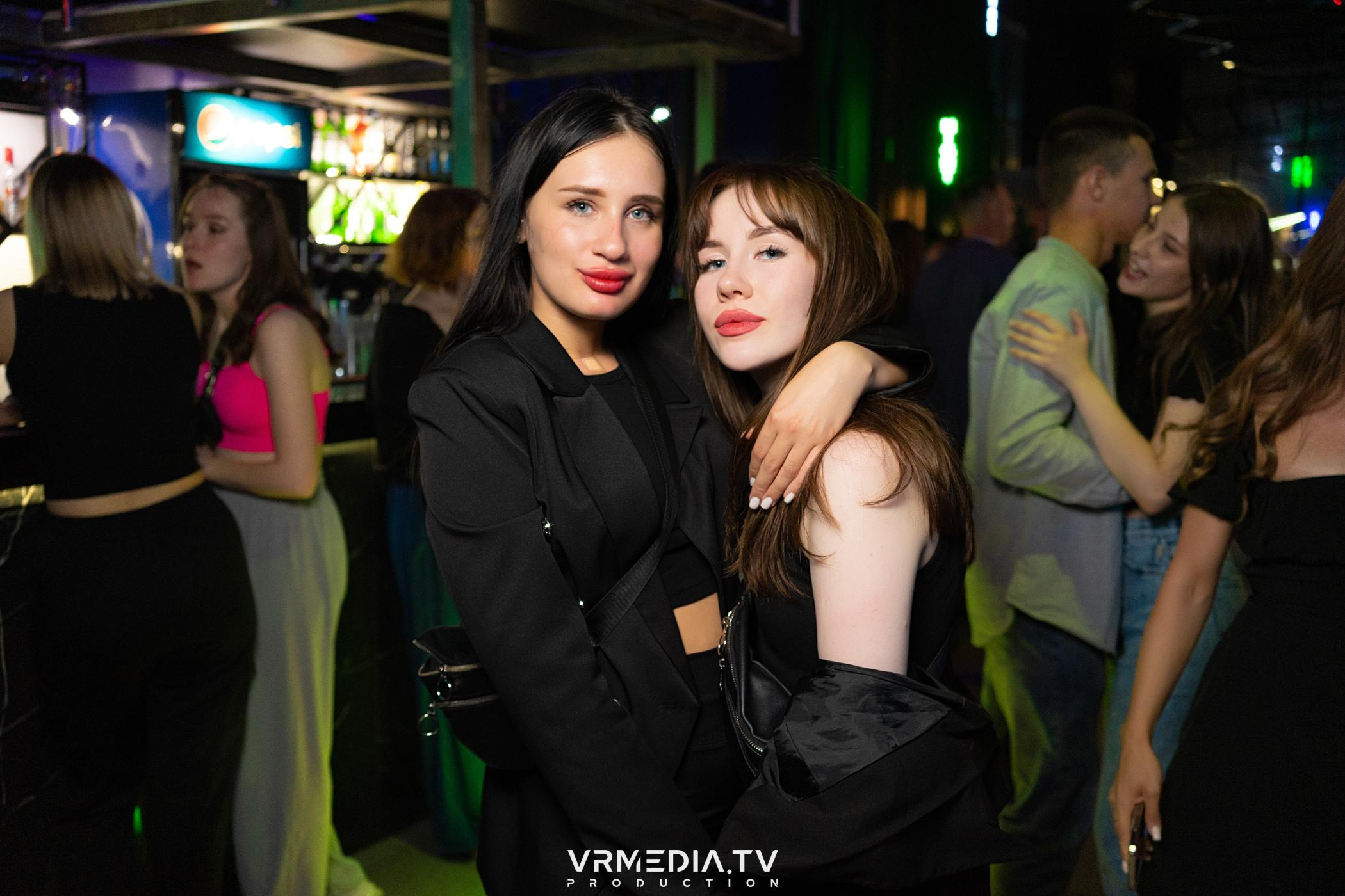 Выходные в баре «DOSKI»