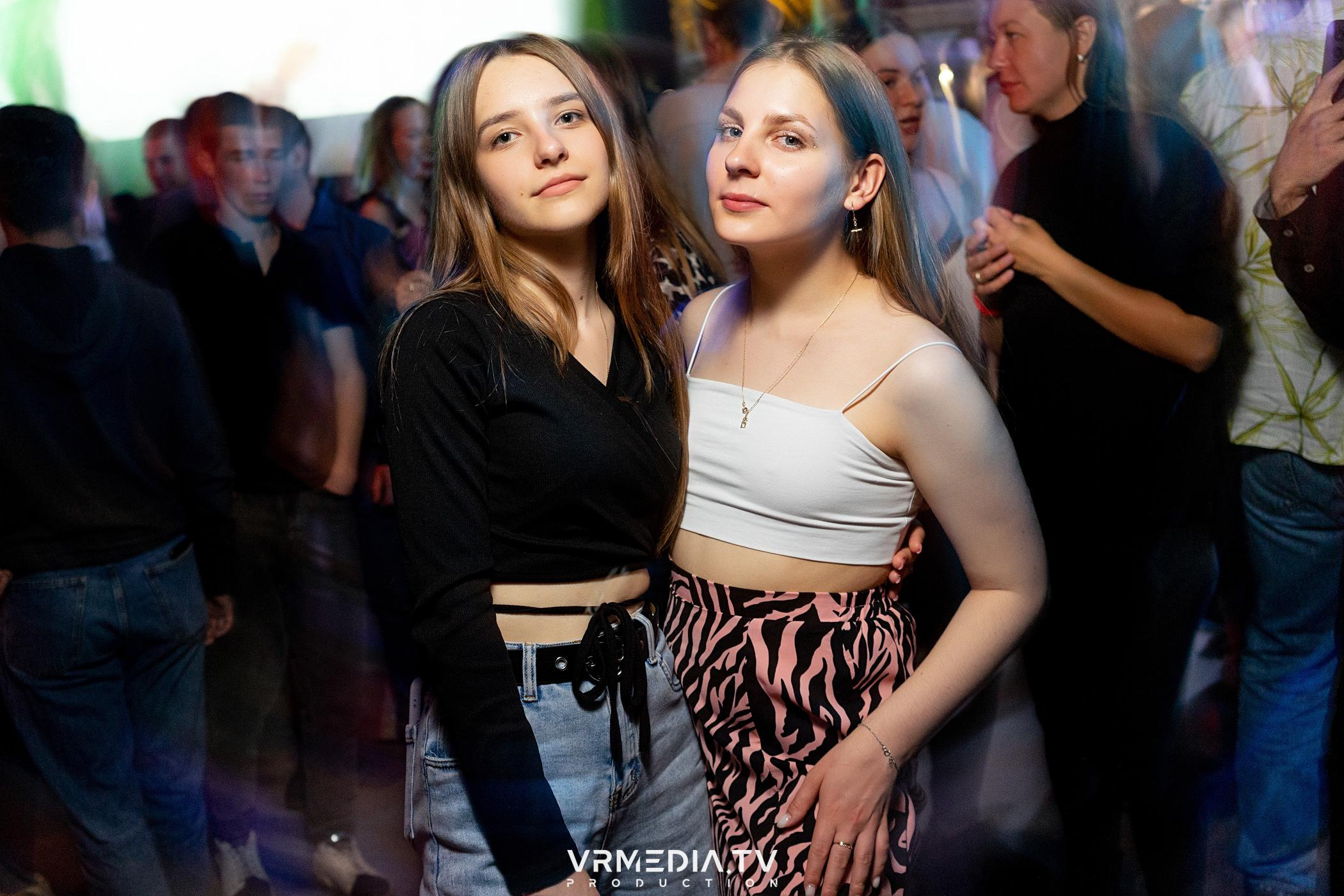 Выходные в баре «DOSKI»