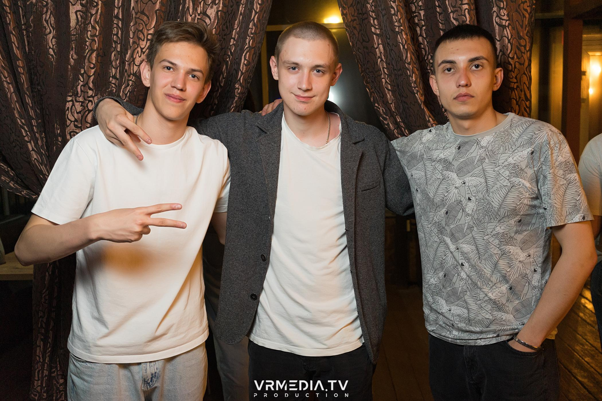 Выходные в баре «DOSKI»