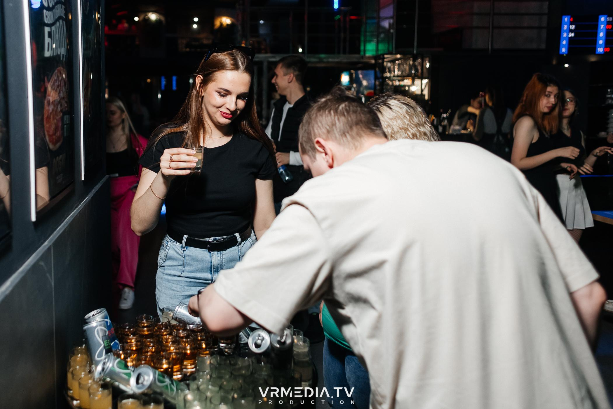 Выходные в баре «DOSKI»