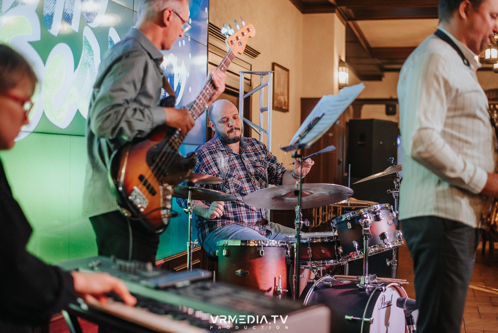 Джазовая среда: JAM SESSION