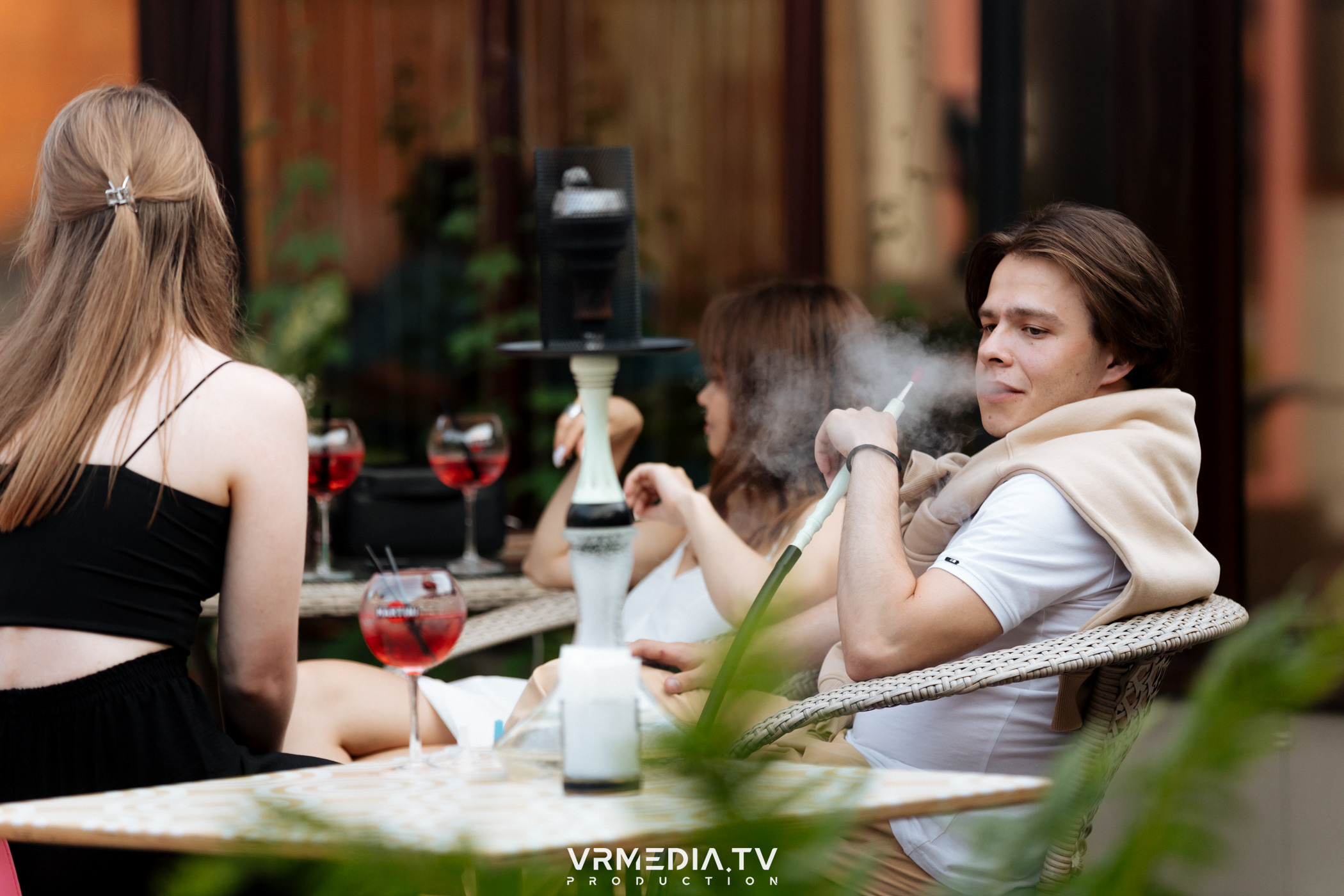 «Среда — маленькая пятница» в караоке-бар «OPERA»