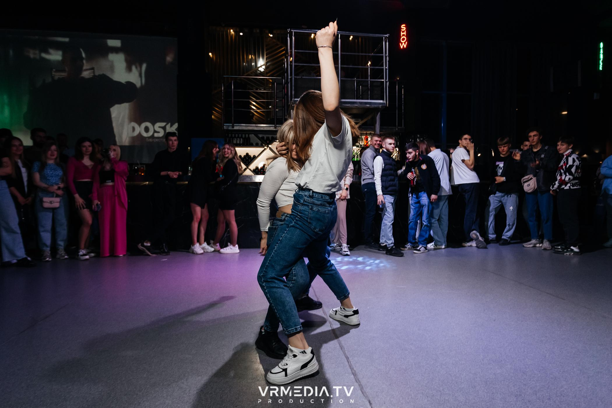 Выходные в баре «DOSKI»