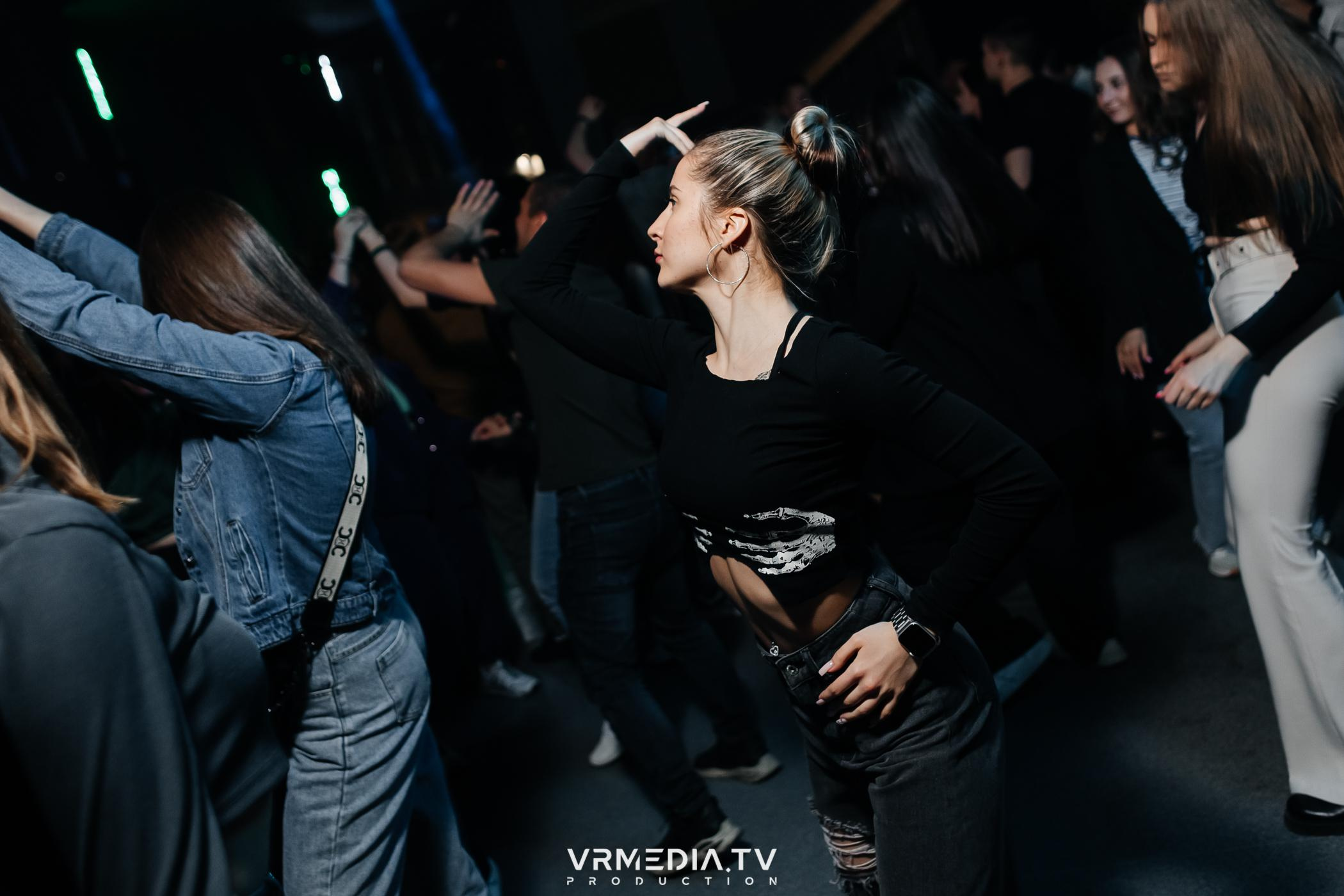 Выходные в баре «DOSKI»