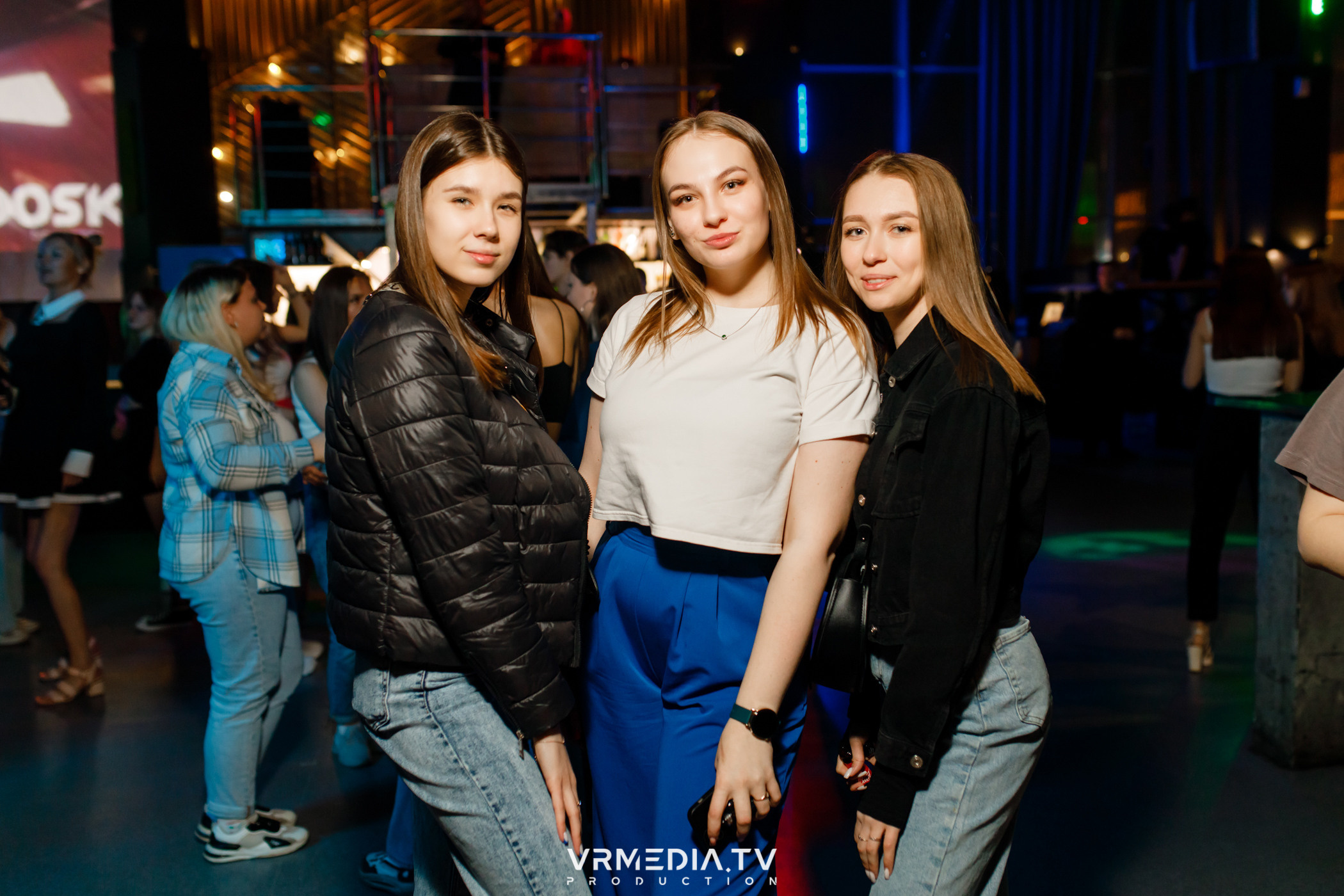 Выходные в баре «DOSKI»