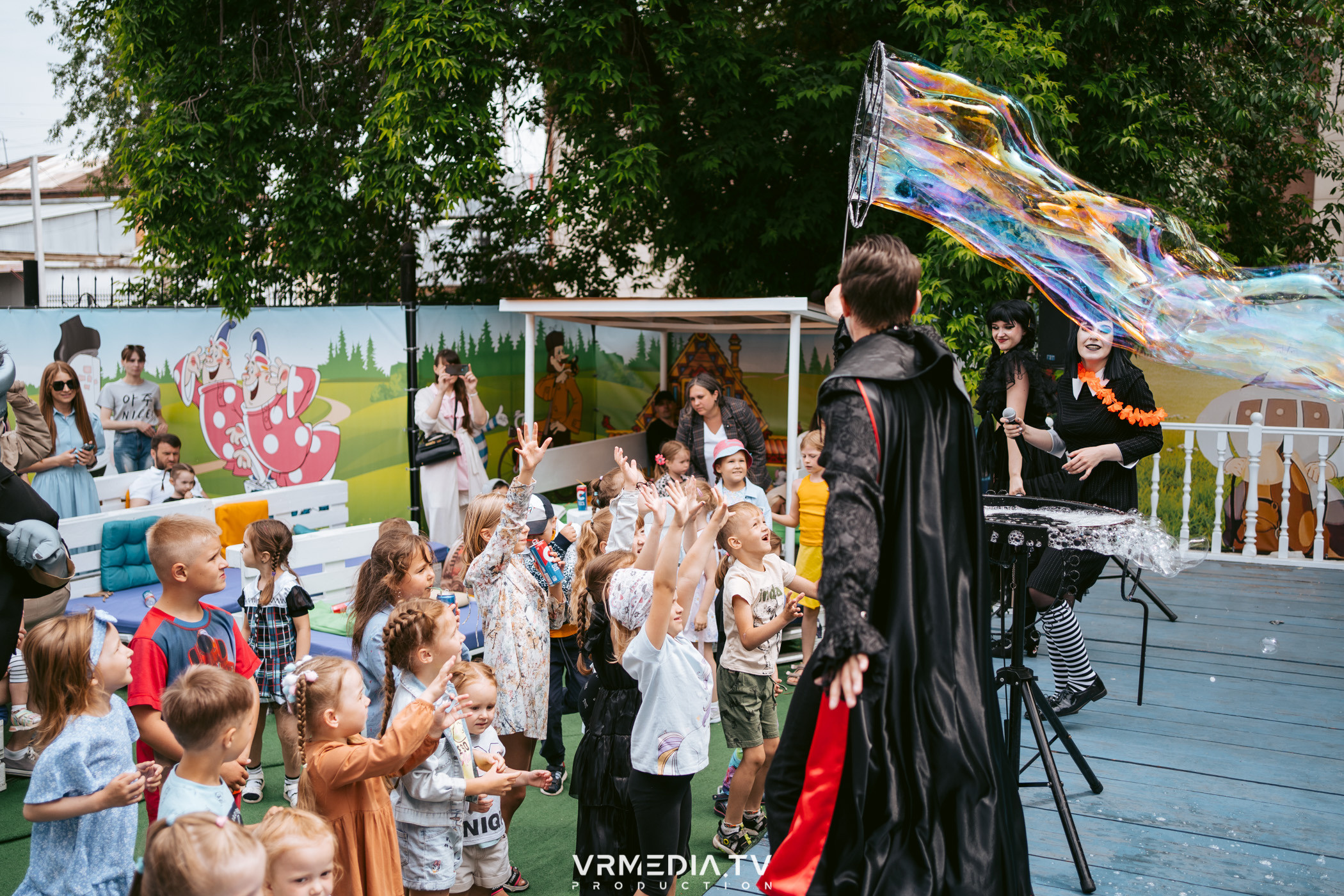 Спектакль «Монстры на каникулах» от студии чудес «Алиса»