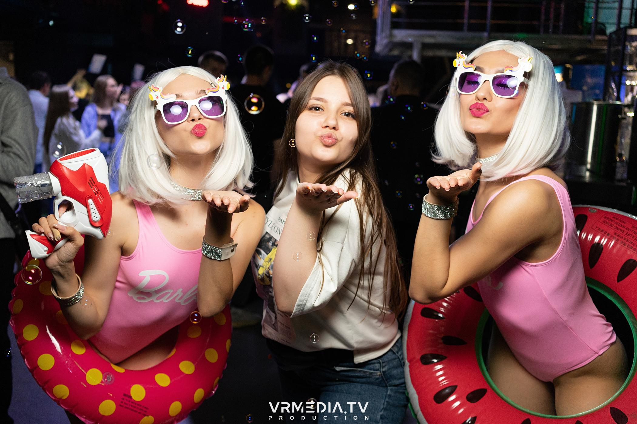 Выходные в баре «DOSKI»