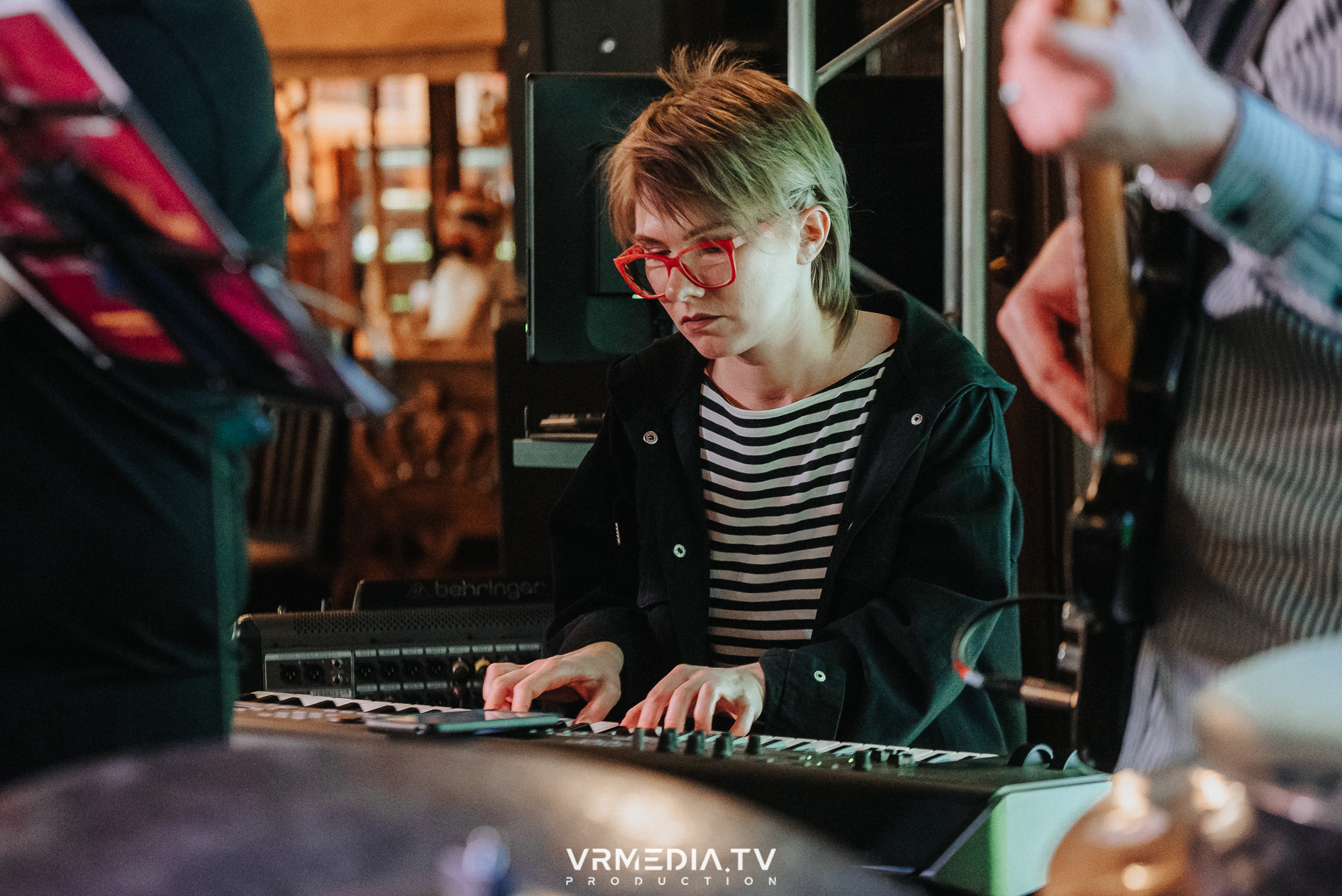 Джазовая среда: JAM SESSION