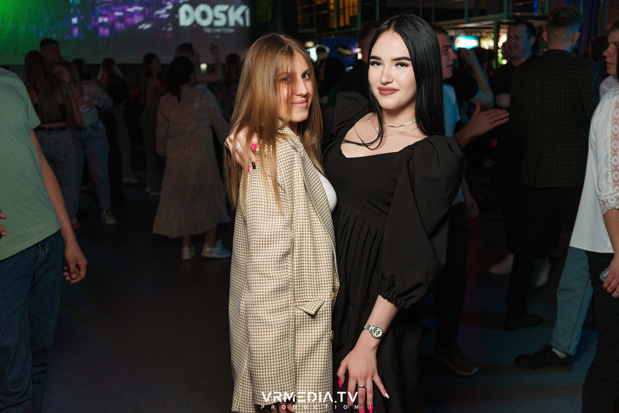 Выходные в баре «DOSKI»