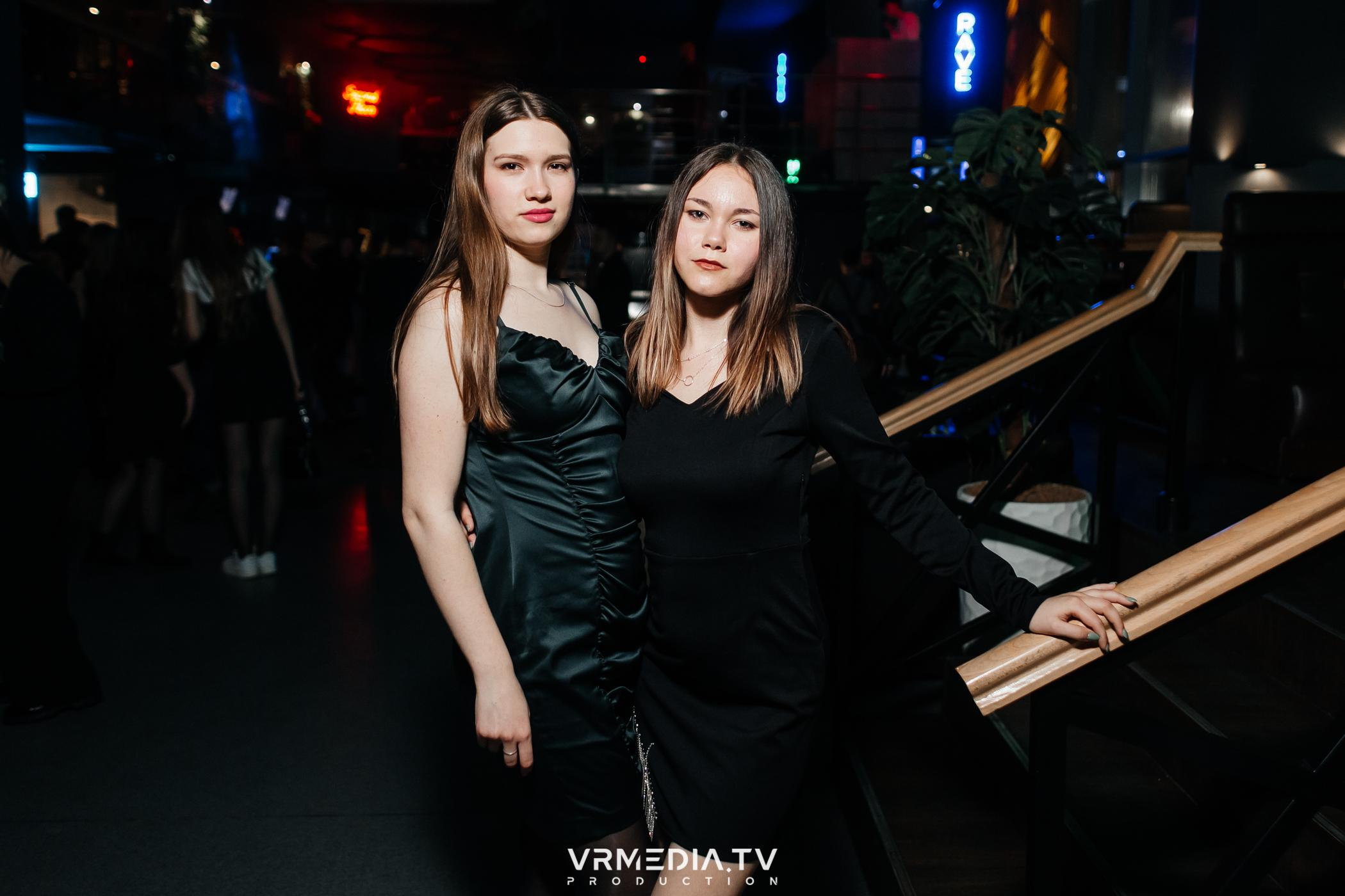 Выходные в баре «DOSKI»