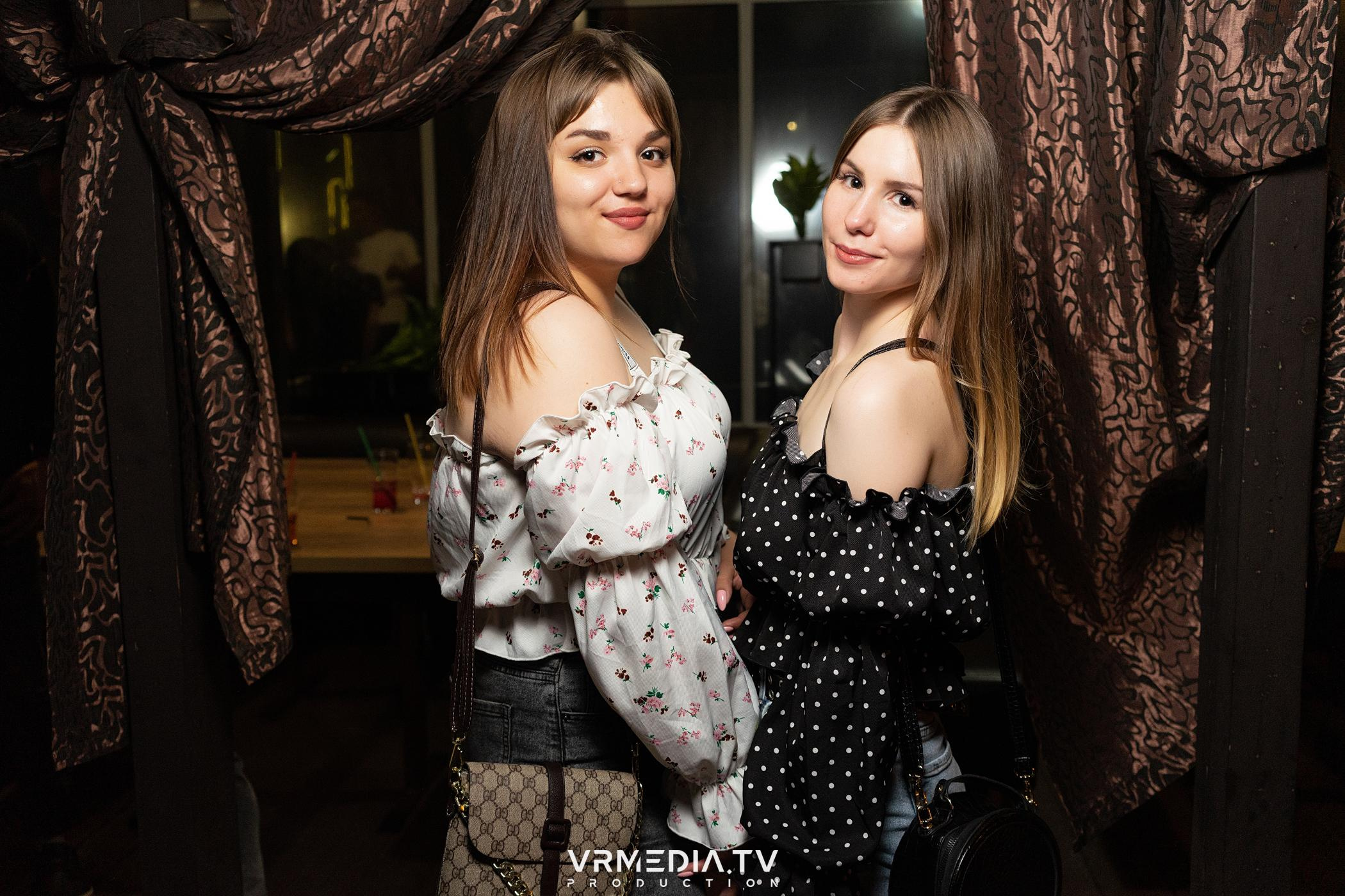 Выходные в баре «DOSKI»