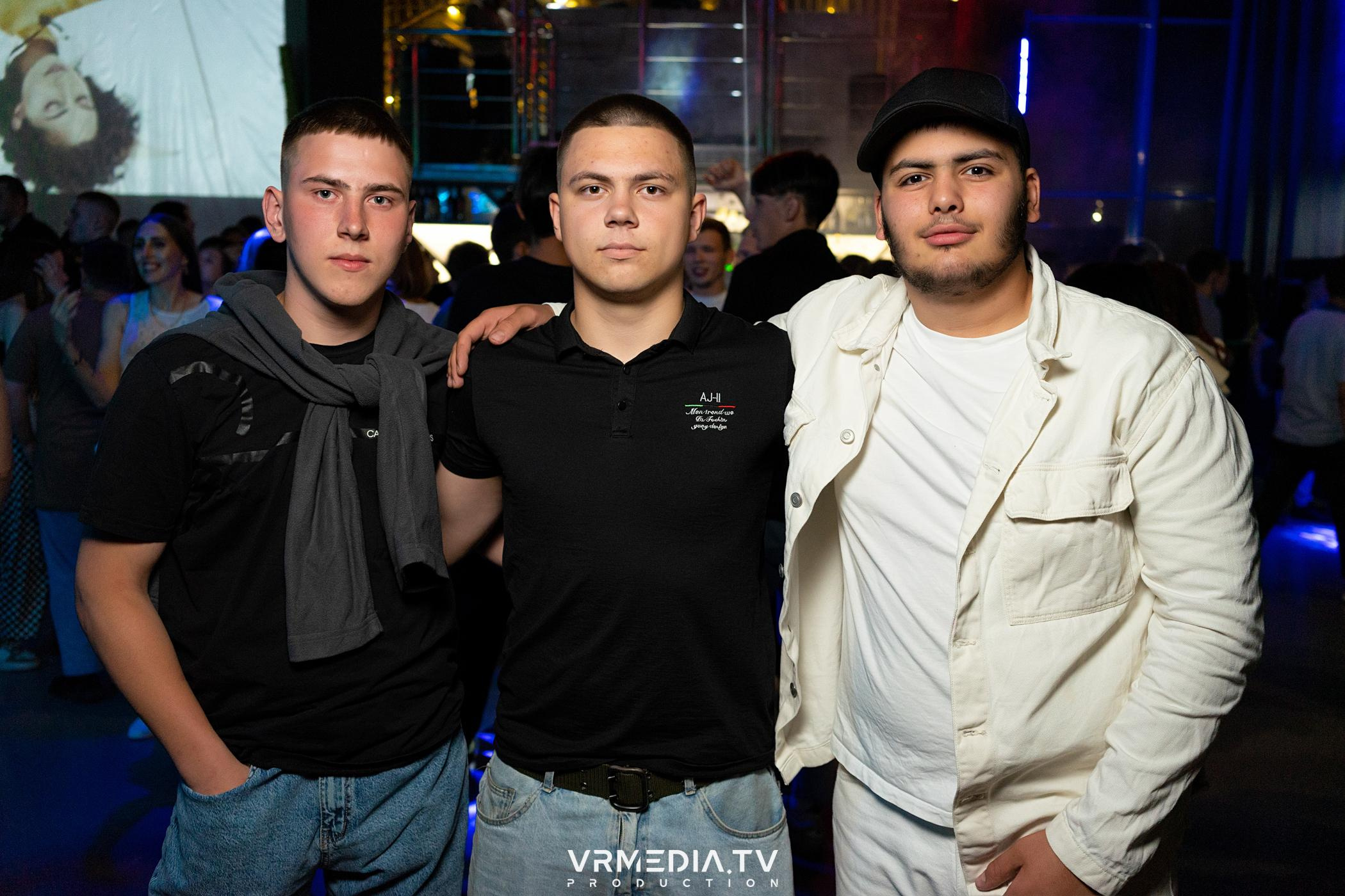 Выходные в баре «DOSKI»