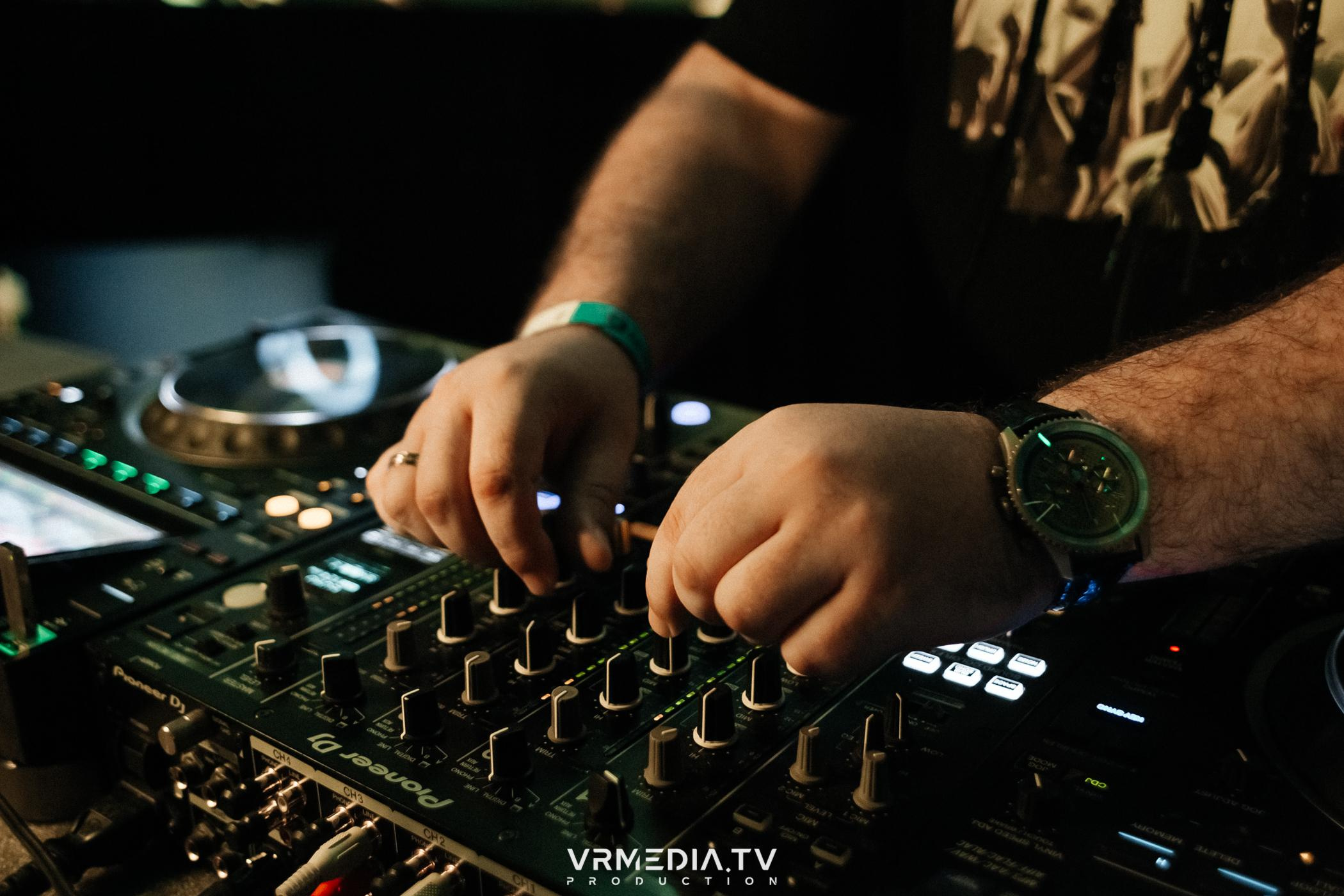 Выпускной школы диджеинга «Атмосфера»