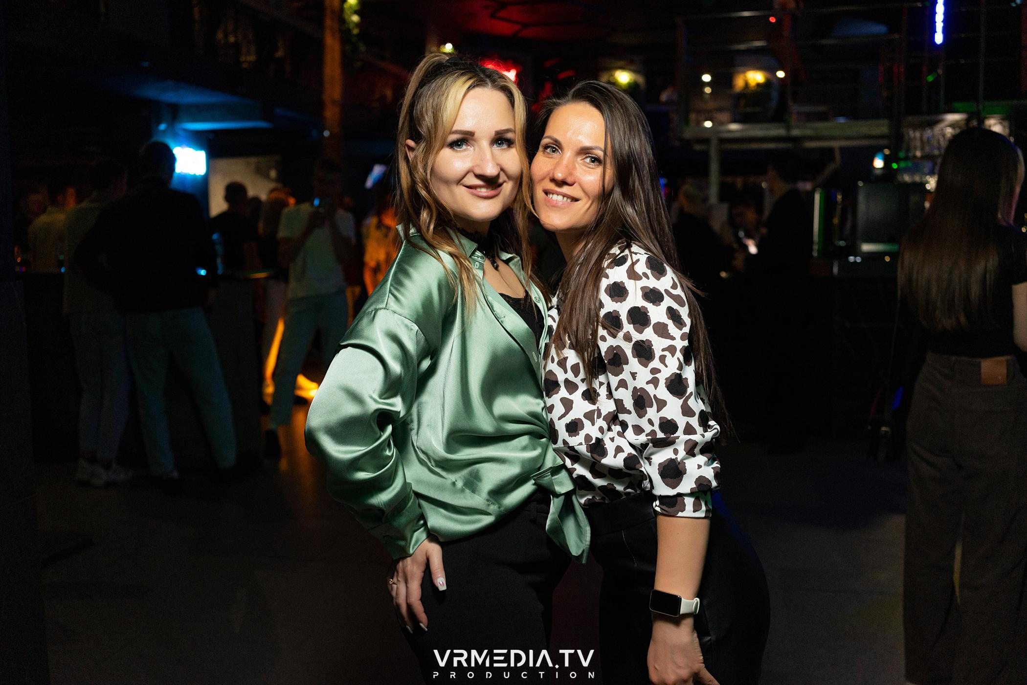 Выходные в баре «DOSKI»